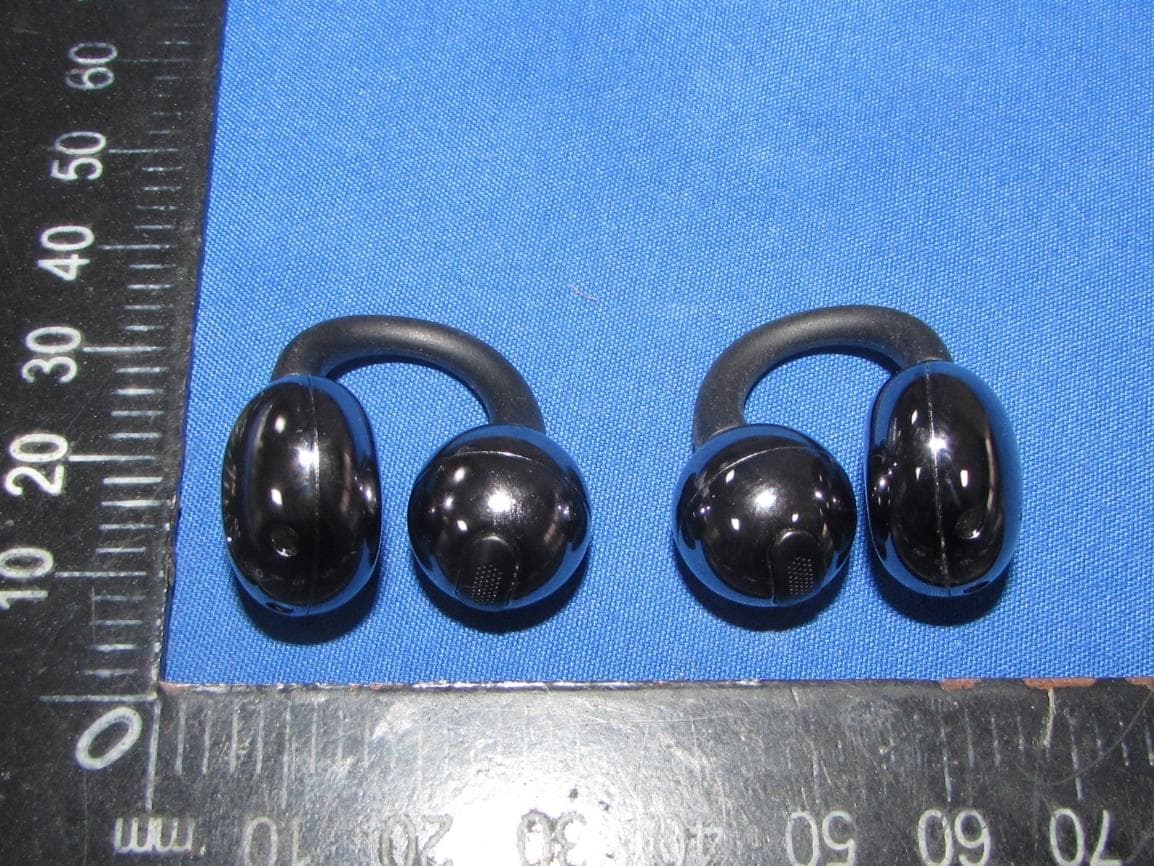 True Wireless Stereo Bluetooth Headset - FCC ID 2ASNB-CA05 - Beijing EROS Technology Co.,Ltd.