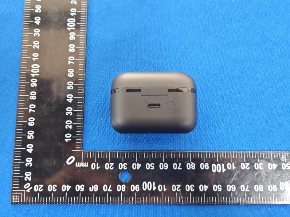 Charging case - FCC ID 2ASWH-T11124C - Shenzhen Worgo Technology Limited