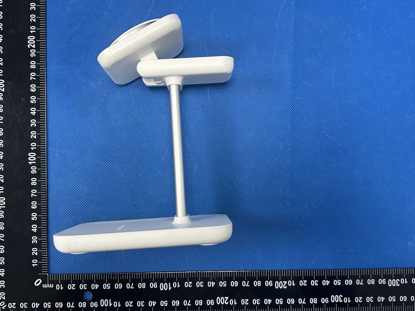Trio Ultra 3-in-1 Wireless Charging Station - FCC ID 2ATCA-JMSRT31 - ALOGIC Corporation Pty Ltd.