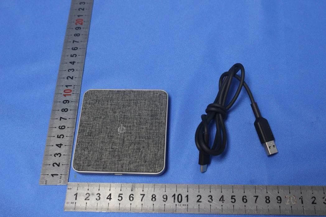 Alogic Ultra Wireless Charging Pad (10W) - FCC ID 2ATCAULQC10W - ALOGIC Corporation Pty Ltd.