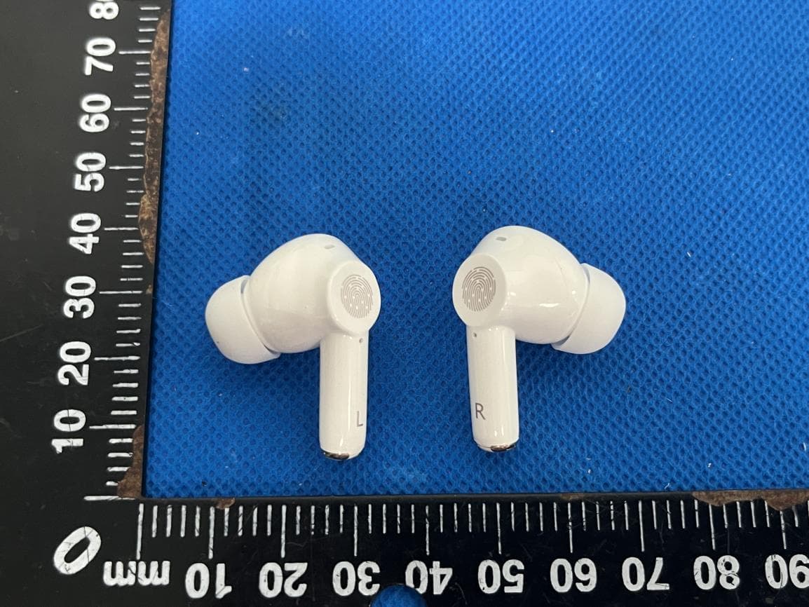 PEFONE Earbuds Pro - FCC ID 2ATFIAET-35 - UBISIGHT TECHNOLOGY LLC