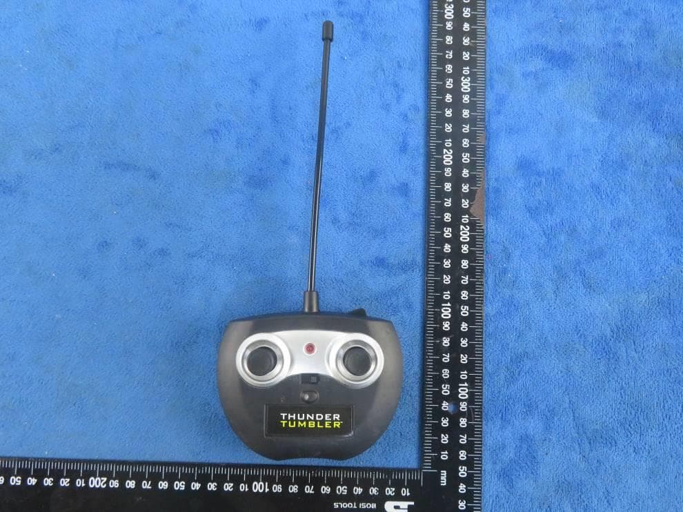Toy RC Monster Spinning Car - FCC ID 2ATI6JG2020A49 - Jinxi County Jingang Industrial Co., Ltd.