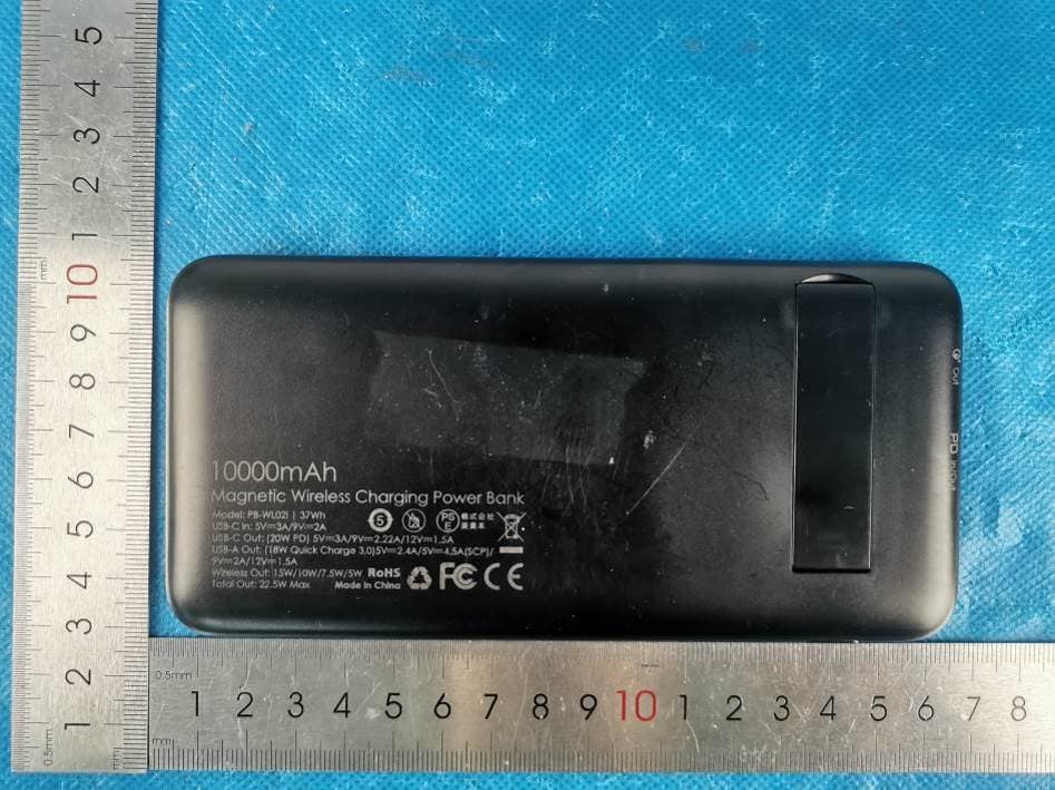 Magnetic Wireless Charging Power Bank - FCC ID 2ATIH-PB-WL02I - Aukey Technology Co.,Ltd.