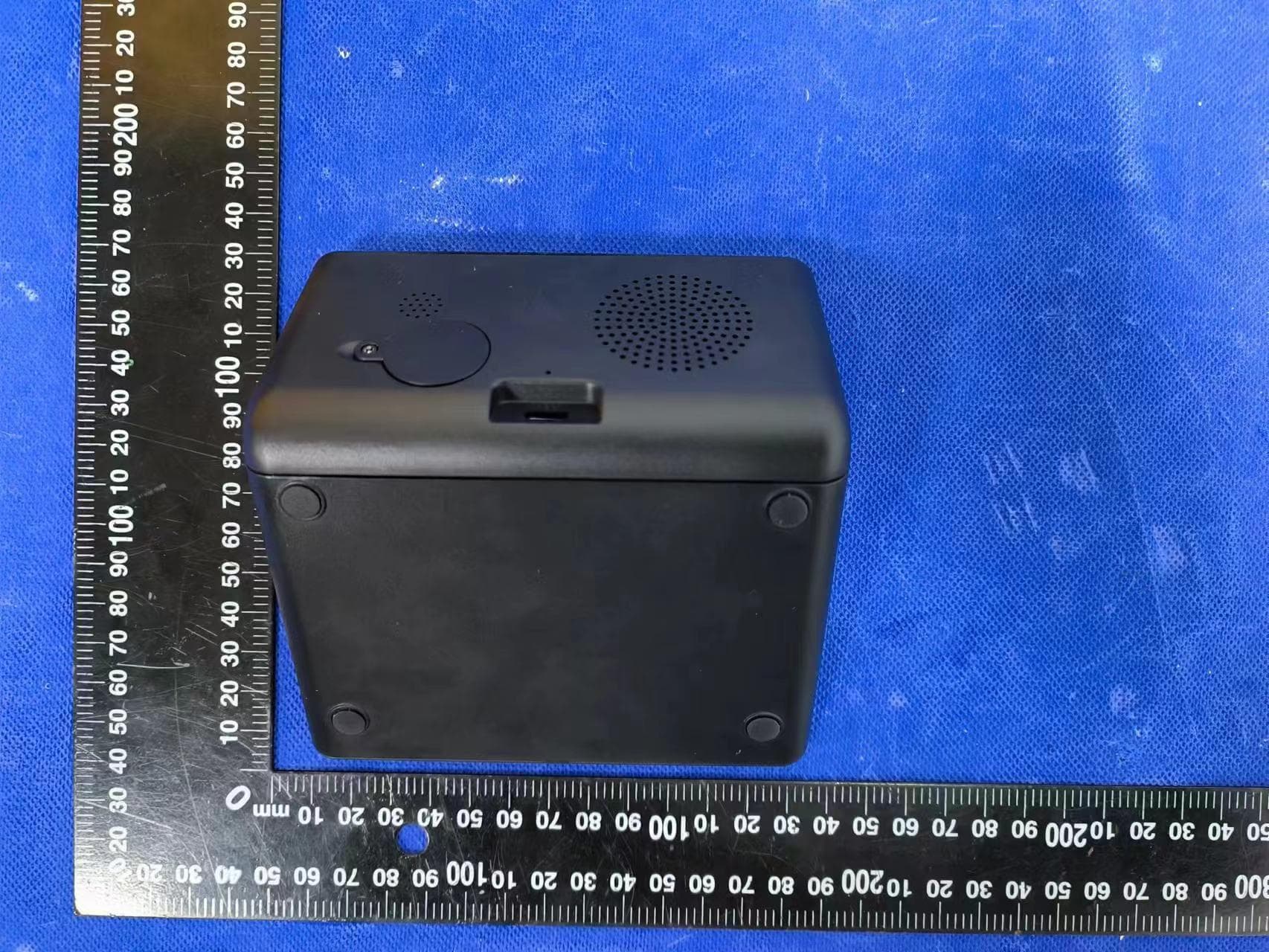 Alarm clock Wireless Charger - FCC ID 2ATLB-SY-W02160A - Shenzhen Shuo Yu Technology co.,LTD