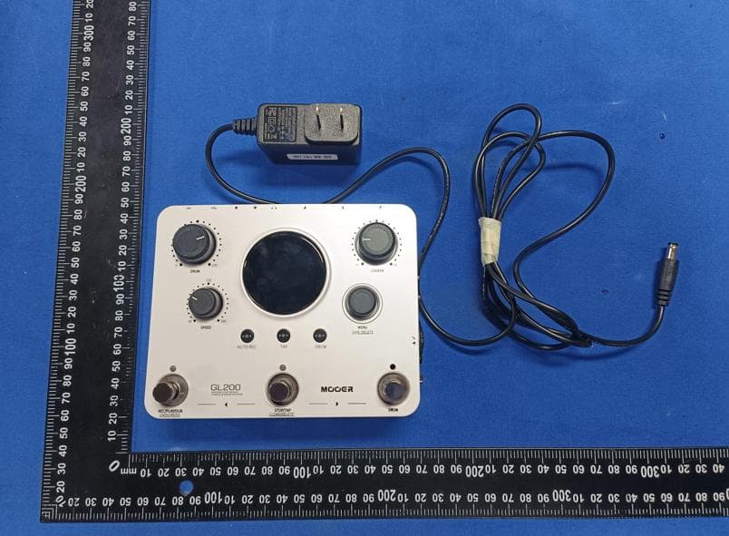 GROOVE LOOP SERIES PHRASE AND DRUMM STATION - FCC ID 2ATQZ-GL200 - Shenzhen Mooer Audio Co.,Ltd