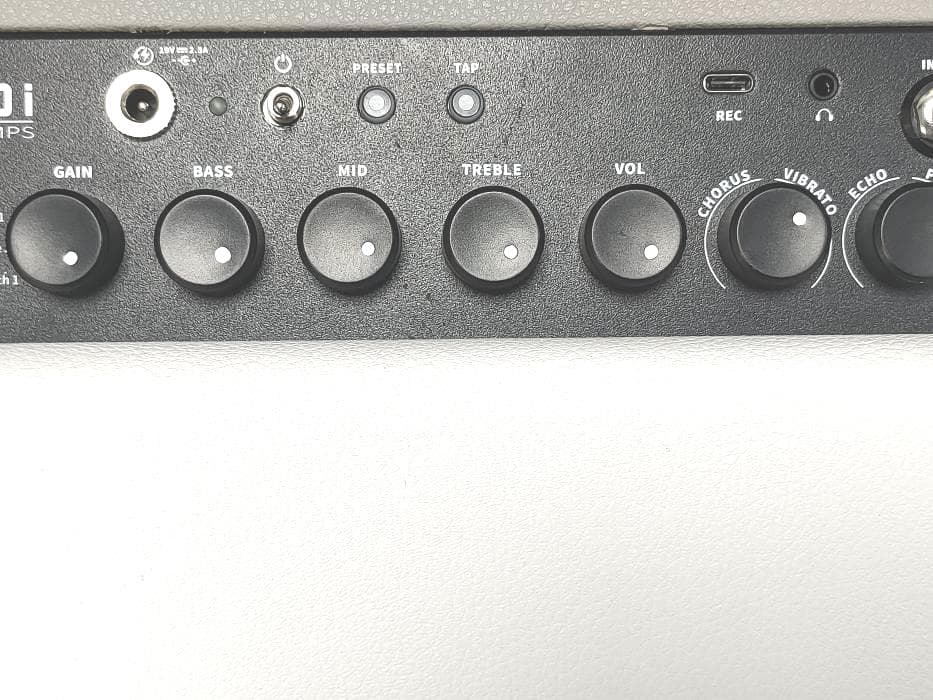 Guitar Amplifier - FCC ID 2ATQZ-SD30I - Shenzhen Mooer Audio Co.,Ltd