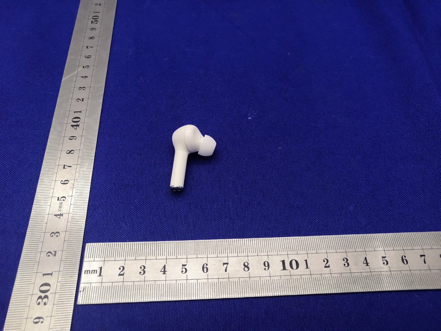 Wireless earphone - FCC ID 2ATT9-TL1721 - EDGE IMPORTS INC