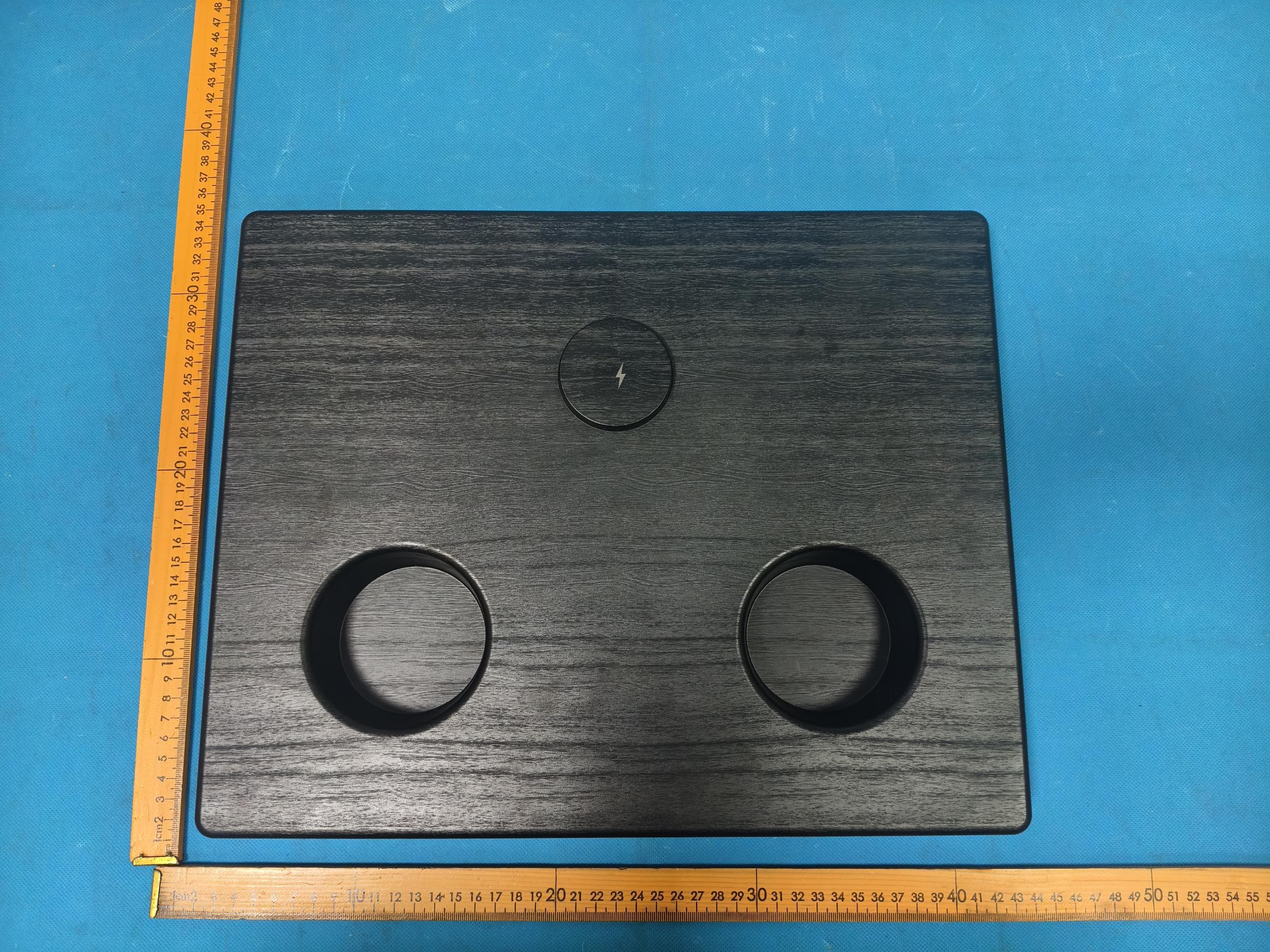 Large Wireless Charging Table - FCC ID 2ATX3-GF22MAGB - GCteq Wireless (Shenzhen) Co., Ltd.