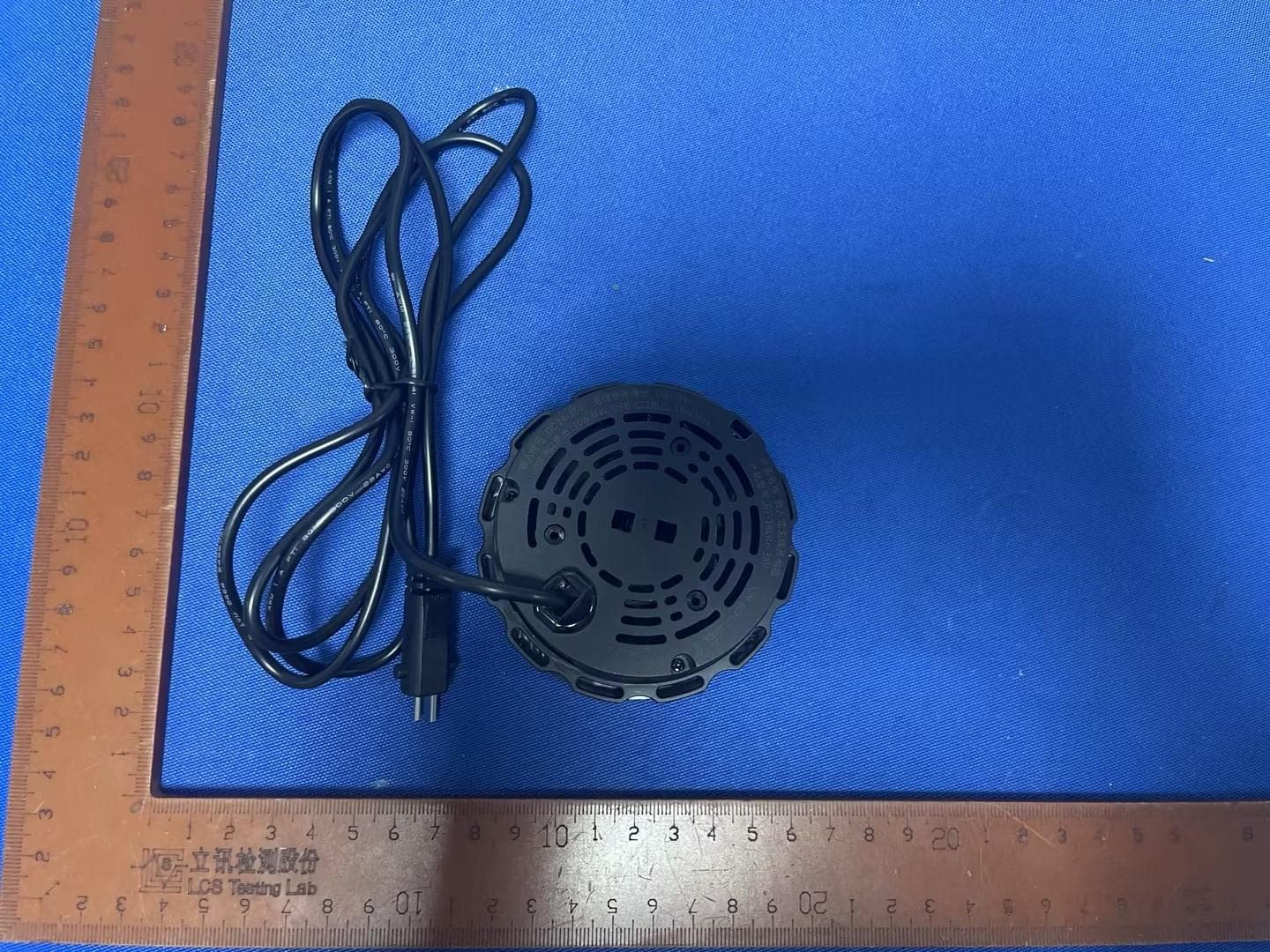 Multifunctional POP-UP charger - FCC ID 2ATX3GF-18LITE-38V - GCteq Wireless (Shenzhen) Co., Ltd.