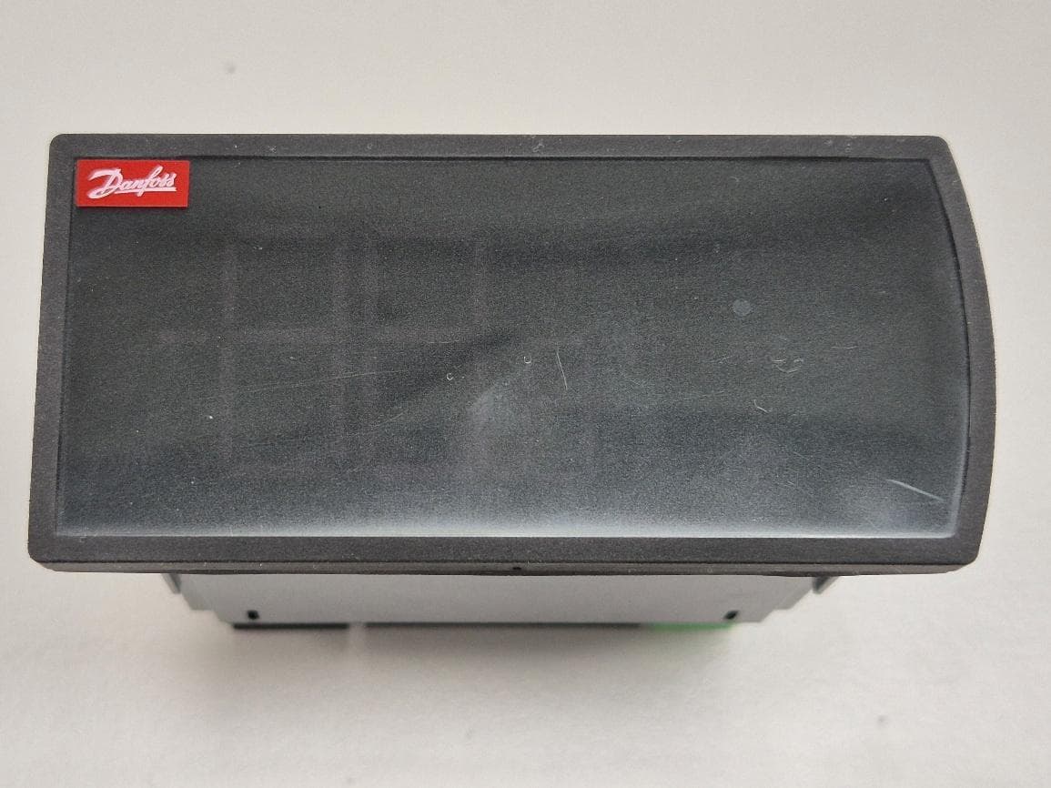 Fixed industrial refrigeration controller with Bluetooth Low Energy (BLE) - FCC ID 2ATXJ-AKCC25 - Danfoss A/S