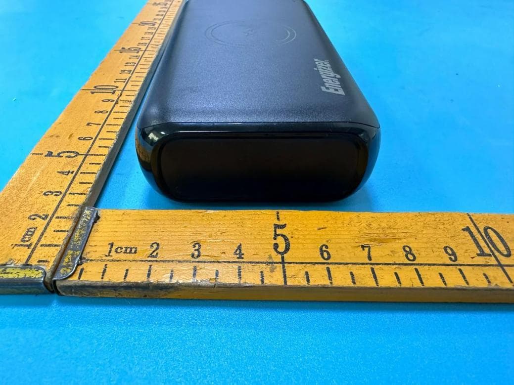 Power bank - FCC ID 2AU4P-QE20009PQ - TennRich International Corp.