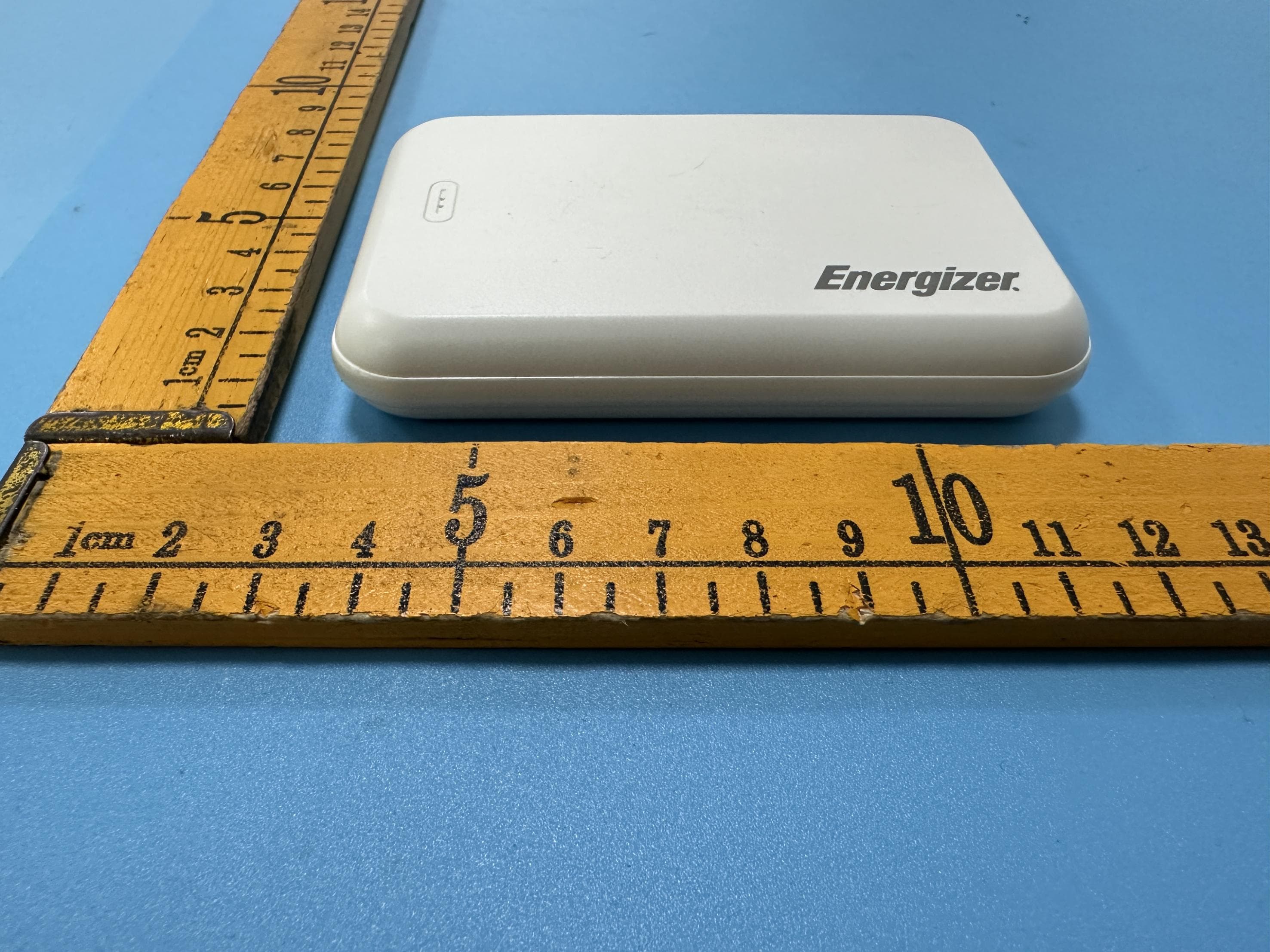 Power bank - FCC ID 2AU4P-QM5000 - TennRich International Corp.