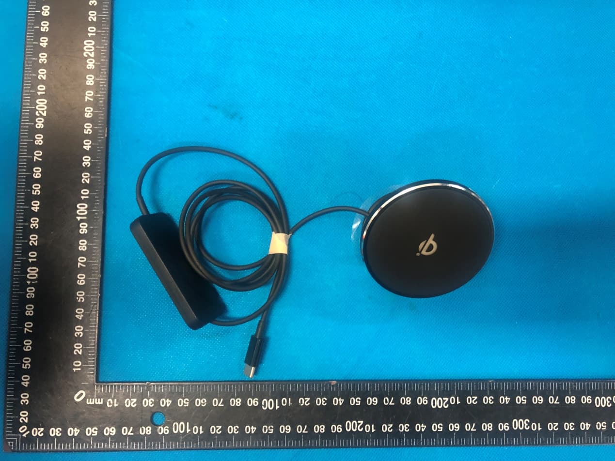 Wireless Charger - FCC ID 2AUDO-Q9 - Shenzhen Itian Technology Co.,Ltd.