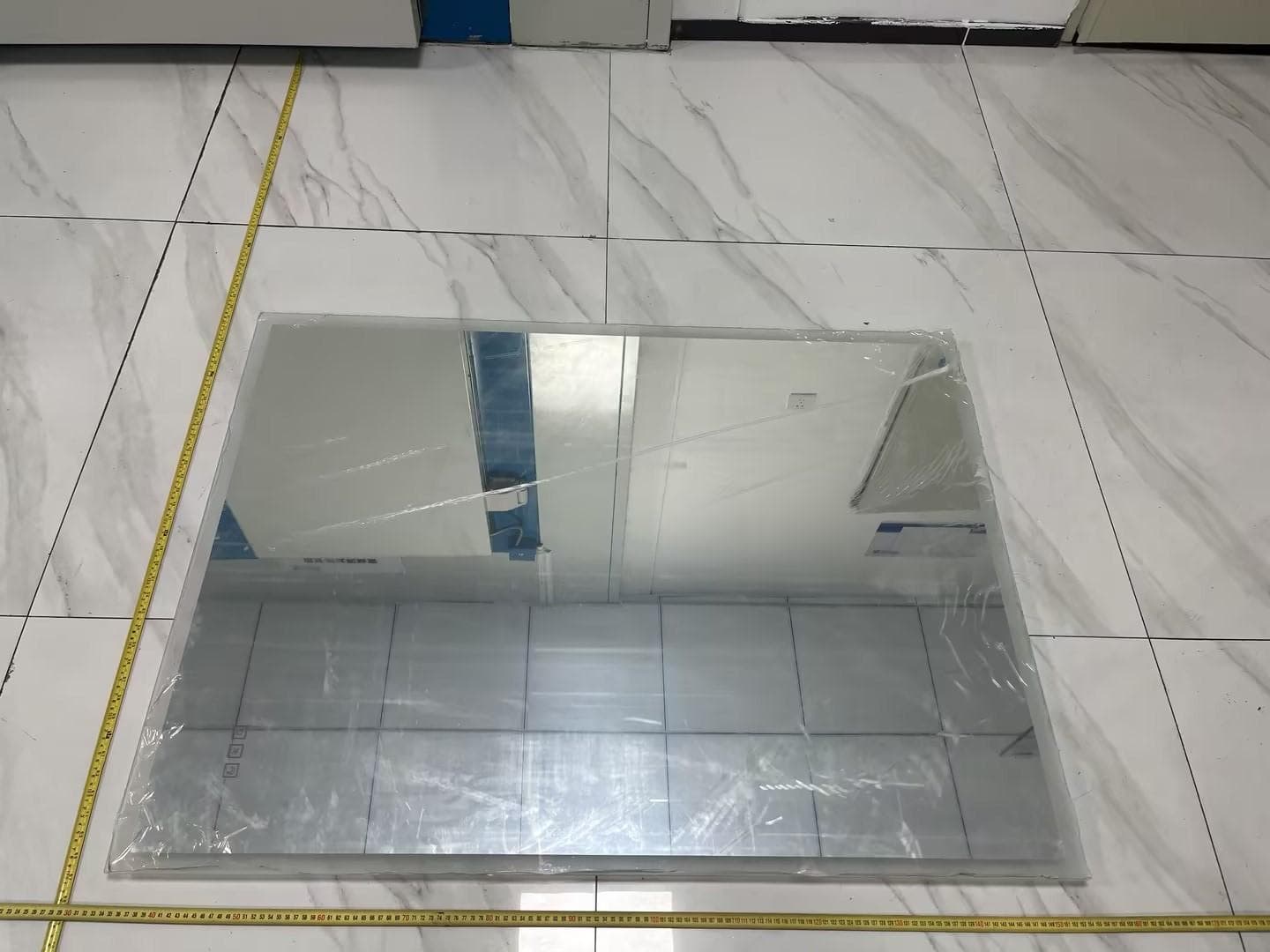 LED Mirror light - FCC ID 2AUHG-WMIRH-MVC - ARTIKA FOR LIVING INC