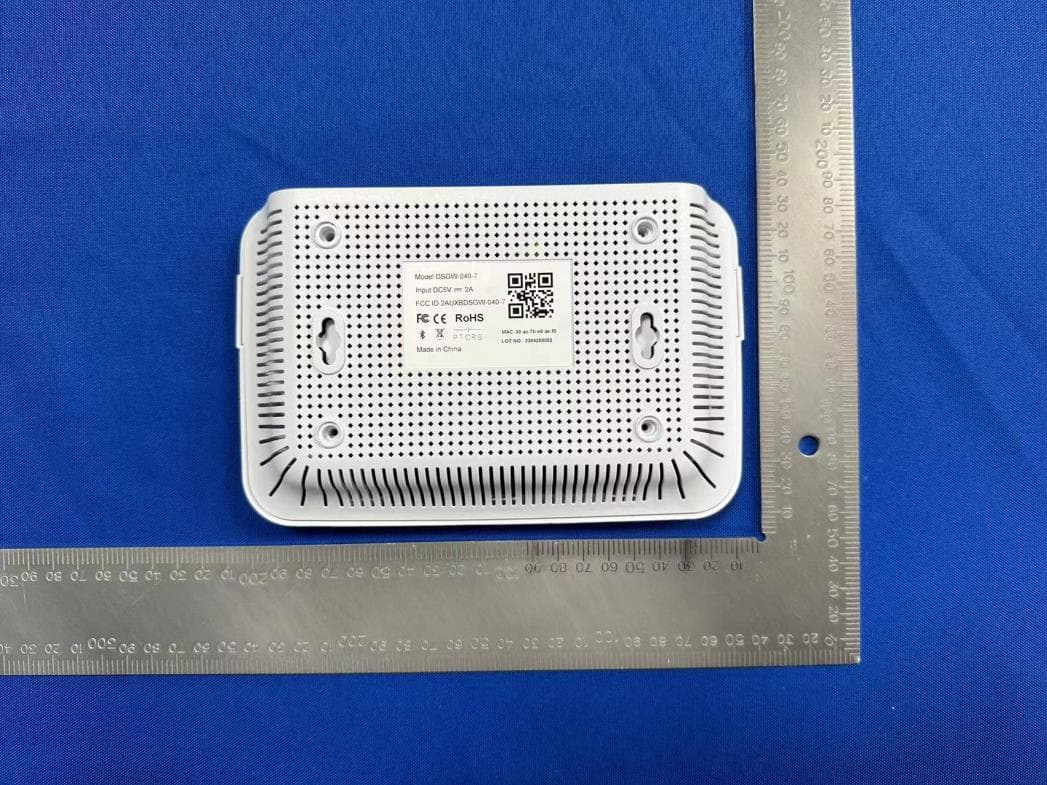 Smart touch panel Gateway - FCC ID 2AUXBDSGW-040-7 - Hangzhou Roombanker Technology Co., Ltd.