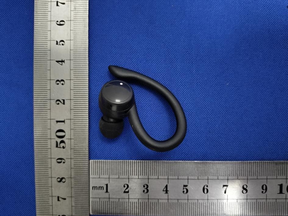 TWS Wireless Bluetooth Headset - FCC ID 2AVF5-T82 - Shenzhen Xin Yaotian Technology Co., Ltd.