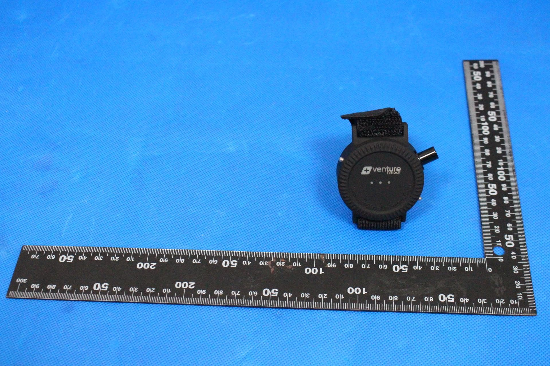 616R Remote controller - FCC ID 2AVJJ616R - Matsum Inc DBA: Venture Heated Clothing