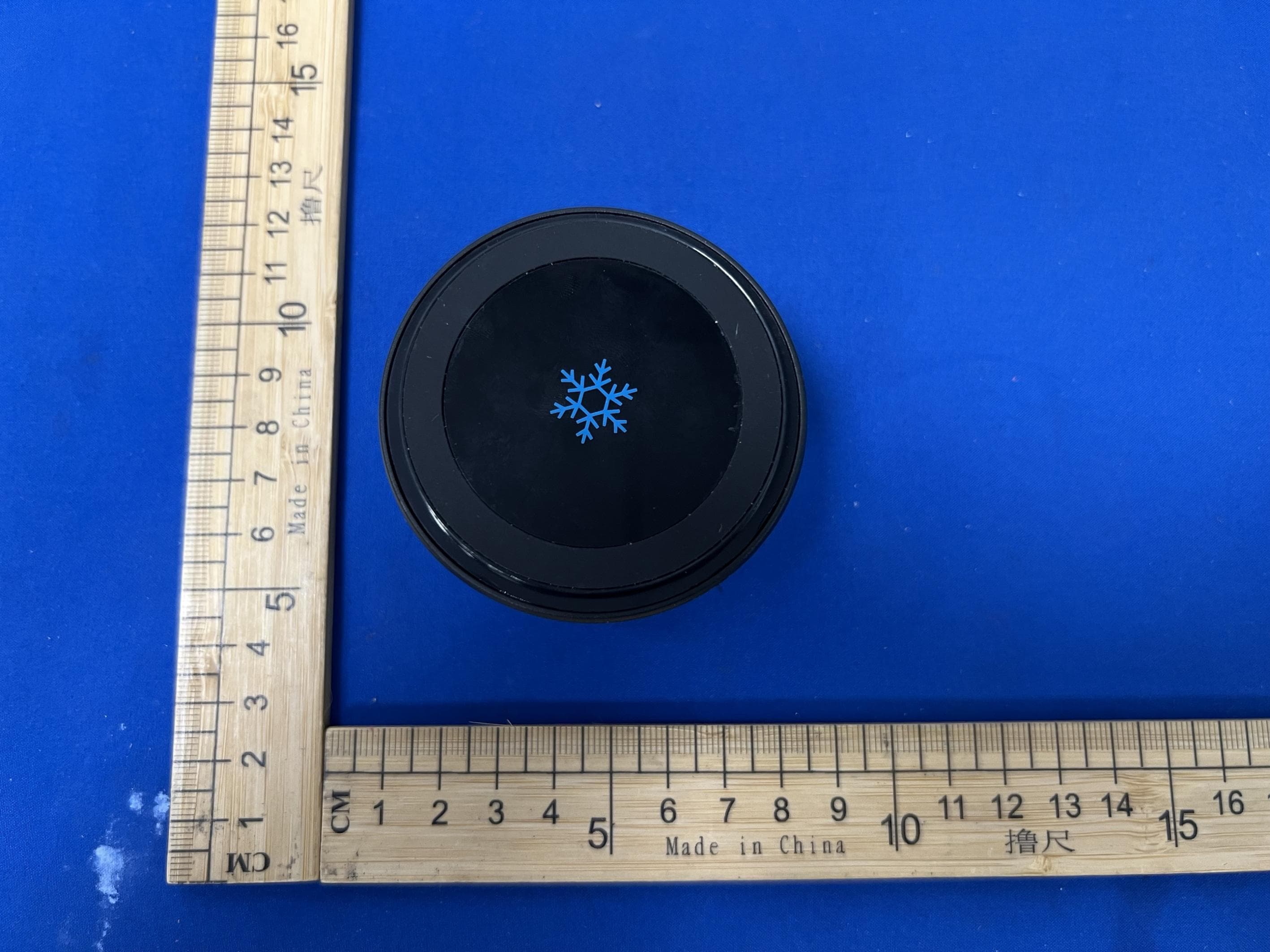 Magnetic cooling wireless car charger - FCC ID 2AVJR-Q7 - Shenzhen Funxim Innovation Technology Co., Ltd