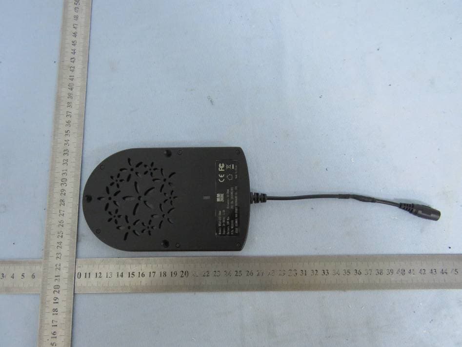 Wireless Charger - FCC ID 2AVSVWX1001 - ZHUHE (XIAMEN) NEW ENERGY TECHNOLOGY CO., LTD.