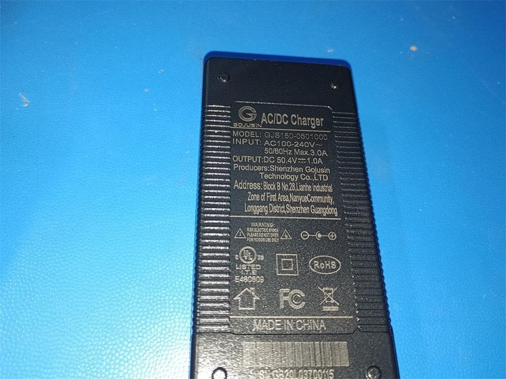 Cordless Air Compressor - FCC ID 2AW8R-LKB01 - Intradin (Shanghai) Machinery Co., Ltd