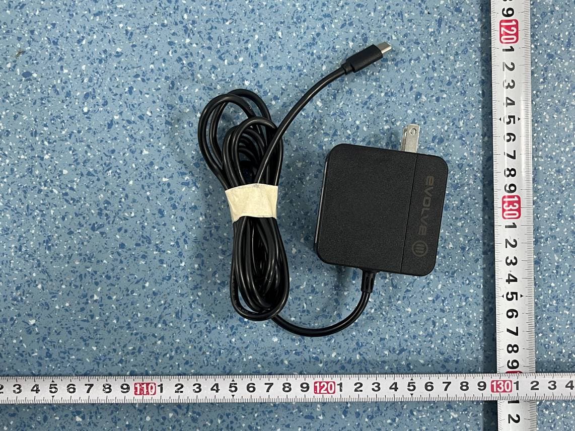 Laptop - FCC ID 2AWLG-T3P116V1 - Evolve 3 Holdings Pty Ltd