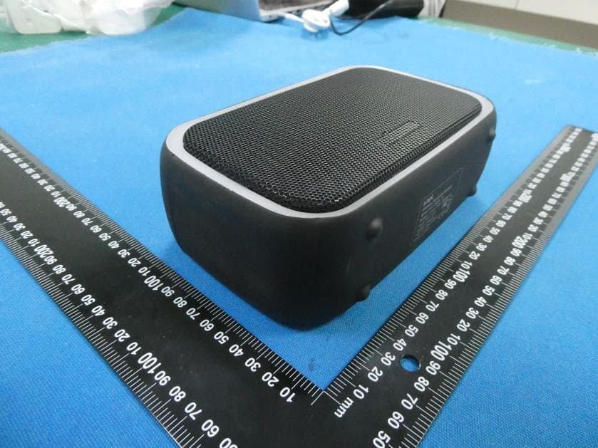 Wireless Bluetooth Speaker - FCC ID 2AX23SMPLSP3 - Hit Technologies Inc.