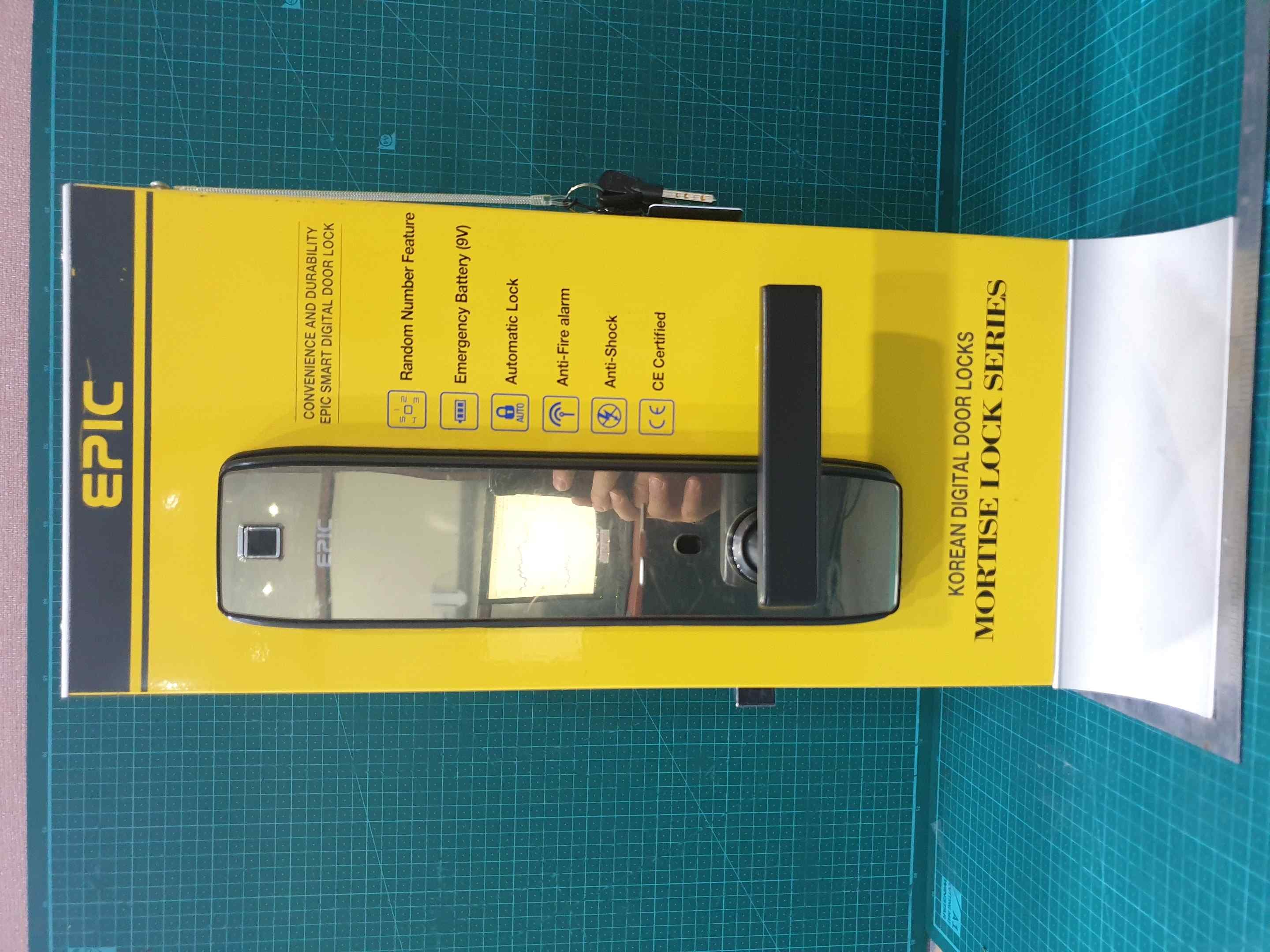Wireless door lock using RFID and Bluetooth - FCC ID 2AXFW-ES-F9000K - EPIC SYSTEMS CO., LTD.