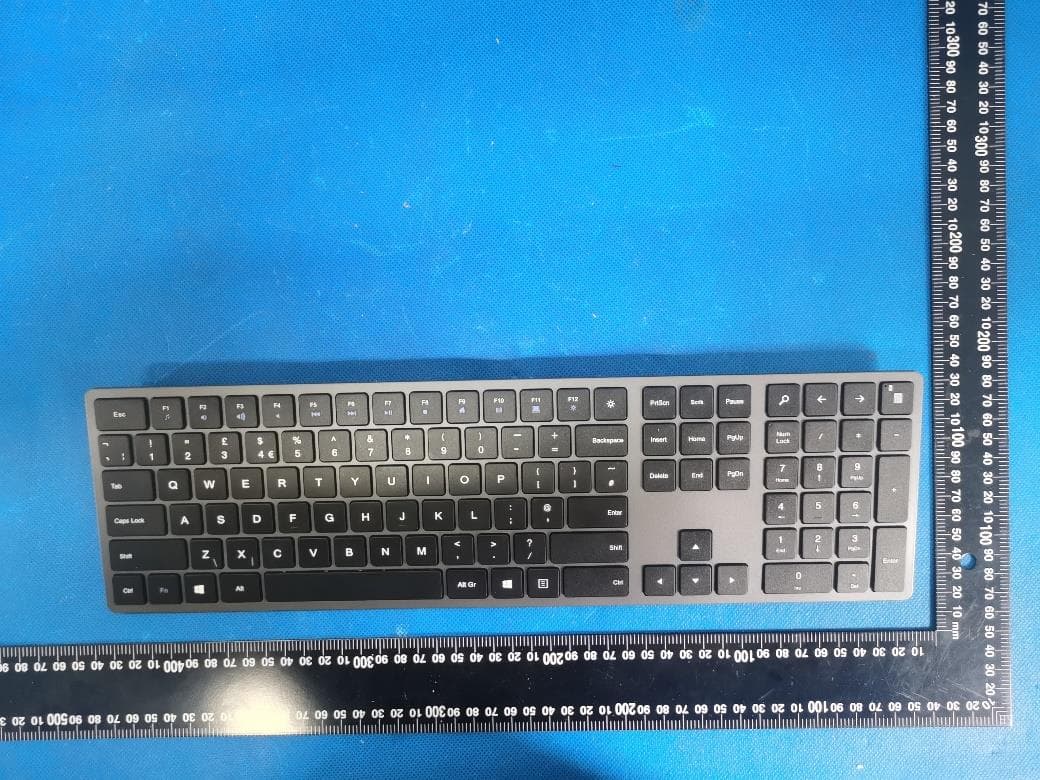 2.4 G Wireless Keyboard Set - FCC ID 2AYF7-K20G - DongGuan Zhongxin Electronic Technology Co.,Ltd.