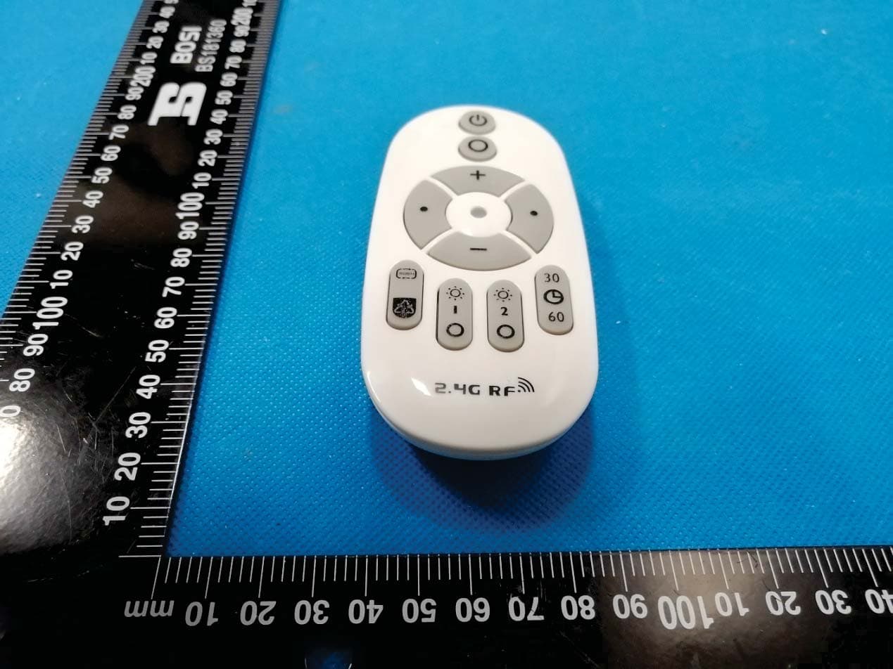 Remote control - FCC ID 2AYLZ082833M - SHENZHEN OMI LIGHTING CO., LTD.