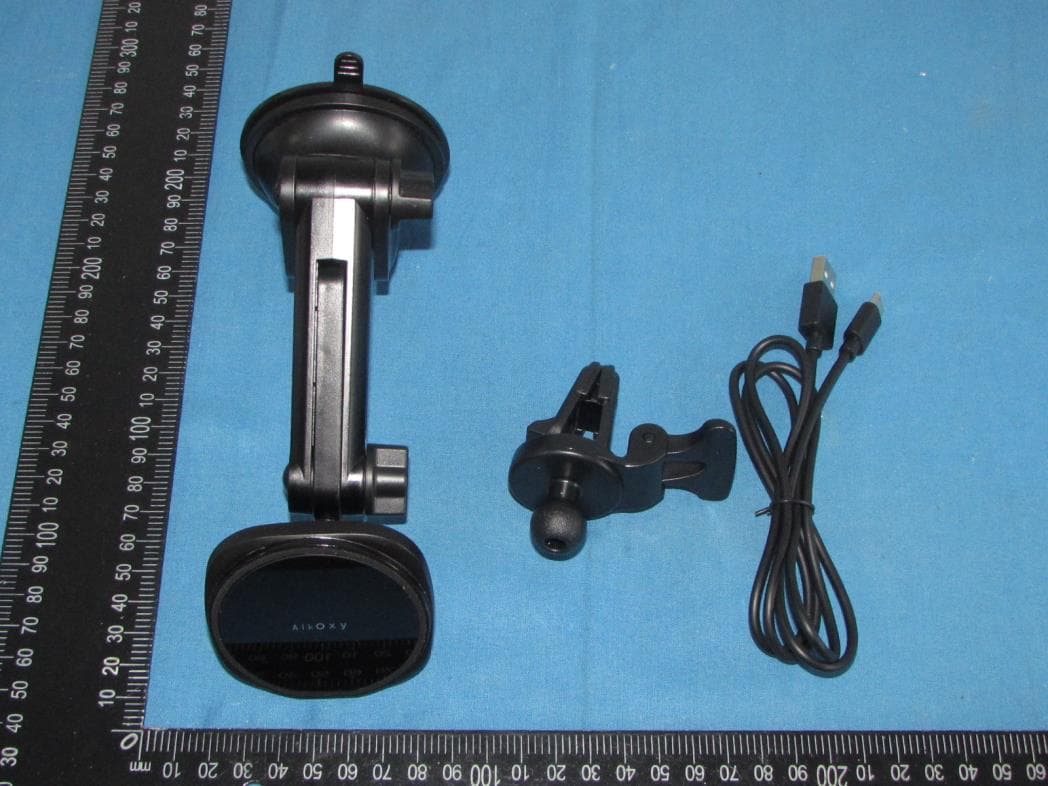 Magnetic Fast Wireless Car Charger - FCC ID 2AYTX-WXC-001 - Shenzhen Xiangyou Technology Co.LTD