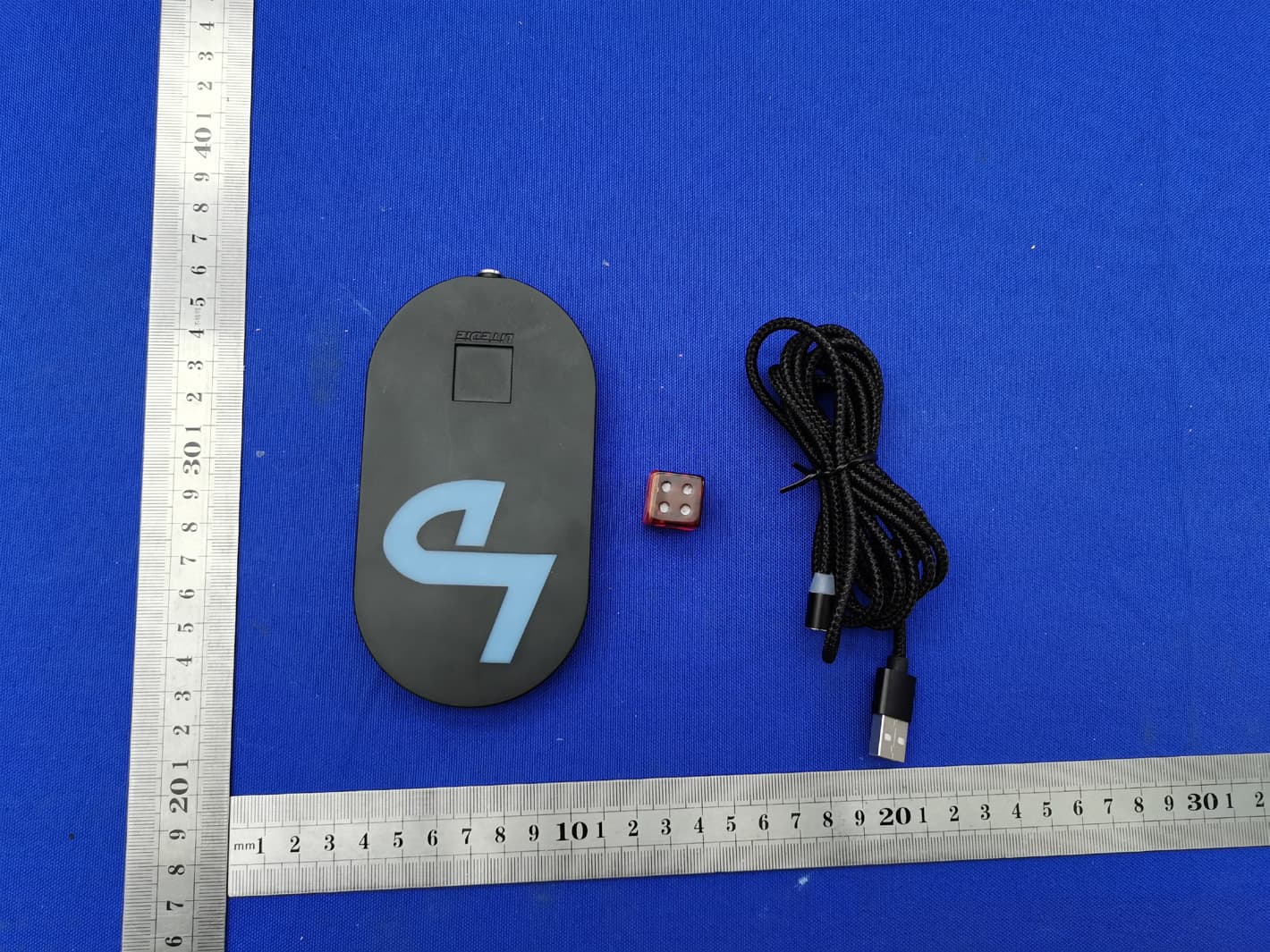LiteDie with wireless charger model LC1.0 - FCC ID 2AYUT-LC1 - LiteDie LLC