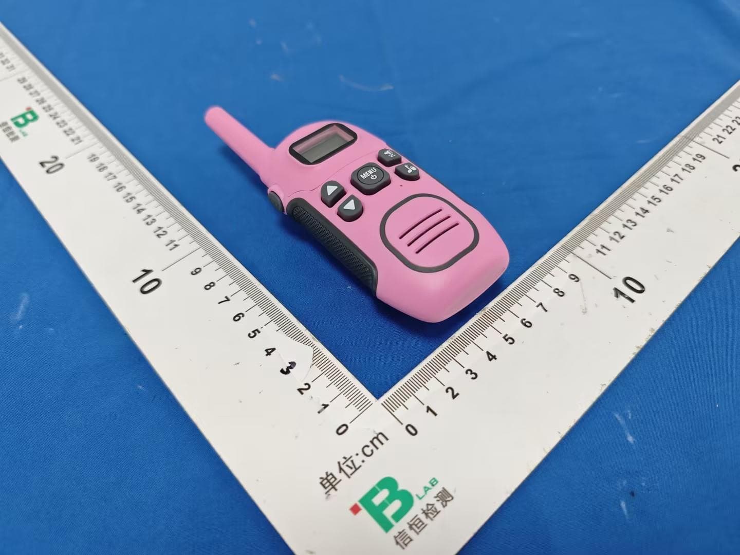 Walkie Talkies - FCC ID 2AYV7YG-820 - Shenzhen yizhongge Electronic Co., Ltd