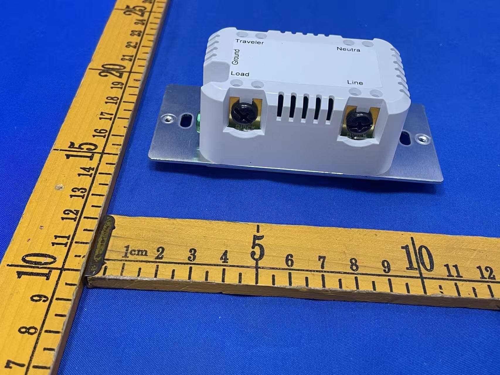 DIMMER SWITCH 800 - FCC ID 2AZ2V-ZEN77V2 - Lorenz High Definition LLC