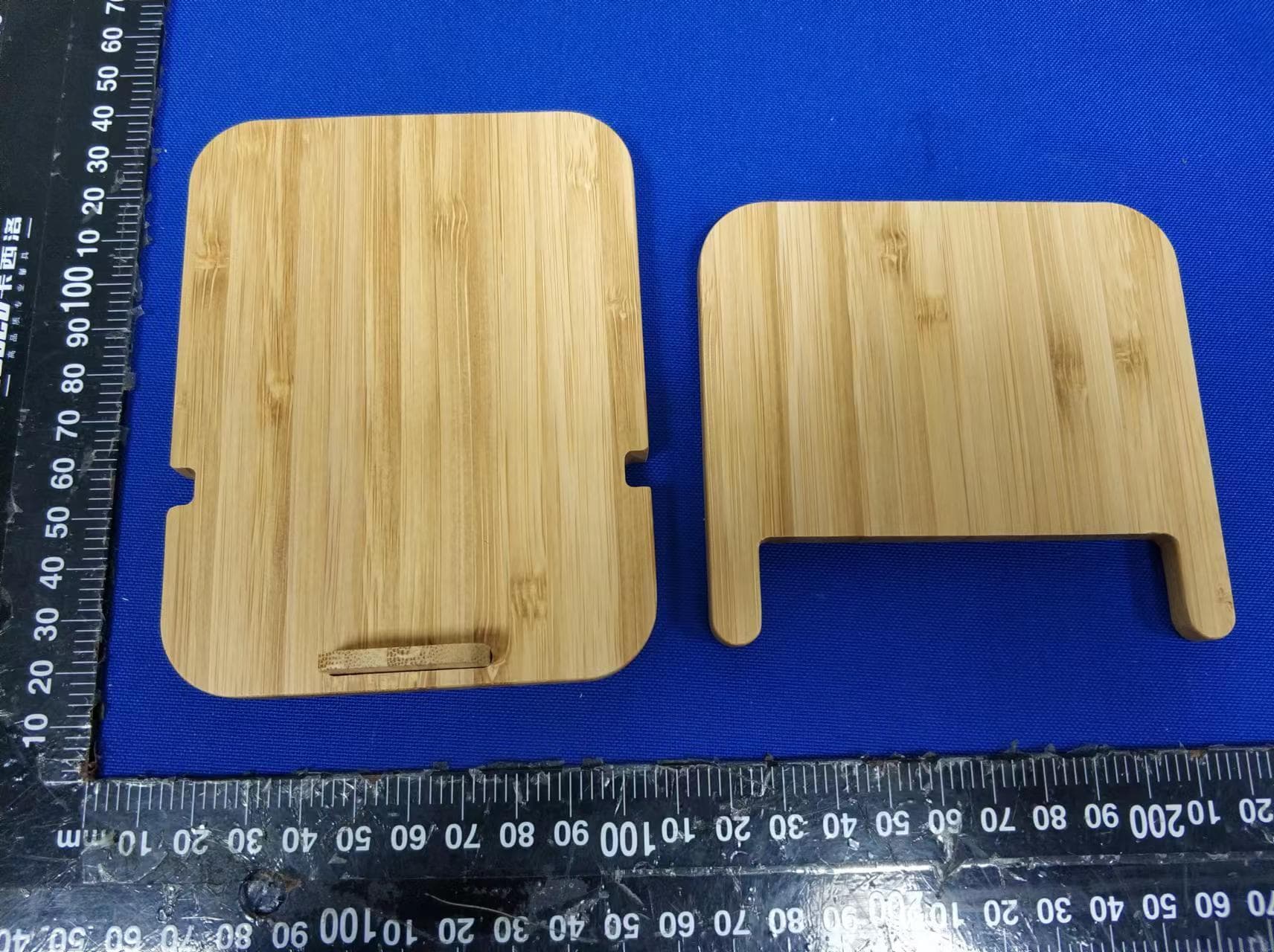 WIRELESS CHARGER - FCC ID 2AZ4X-AB0368 - Dongguan Leaper Electronic Technology CO.,LTD