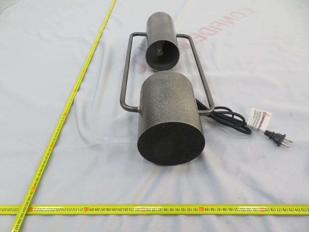 TEXTURED METAL TASK TABLE LAMP WITH WIRELESS CHARGING - FCC ID 2AZGPTL1058 - CALLTON LIGHTING CO., LTD