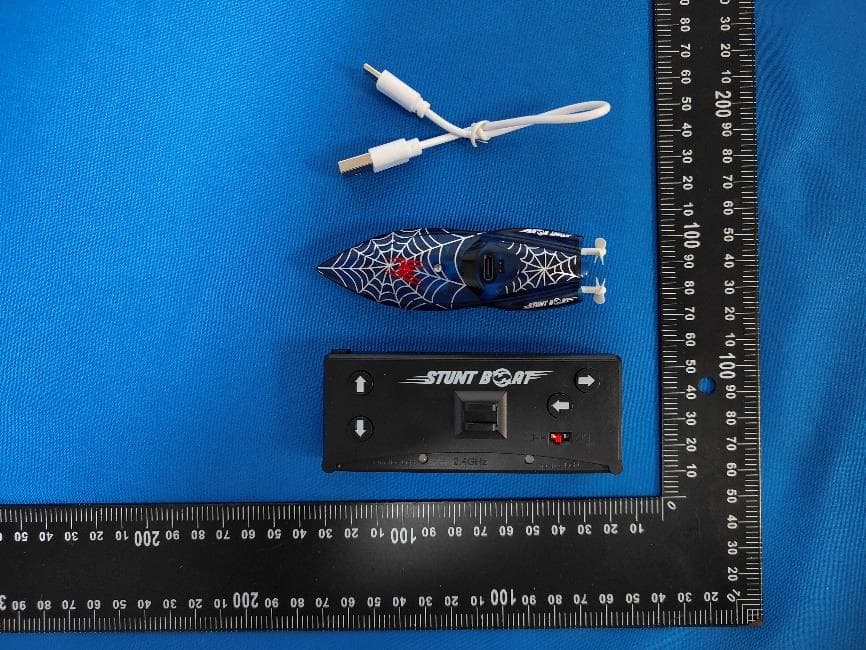 RC boat - FCC ID 2AZNN-3329 - Shantou Create Toys Industrial Co.,Ltd