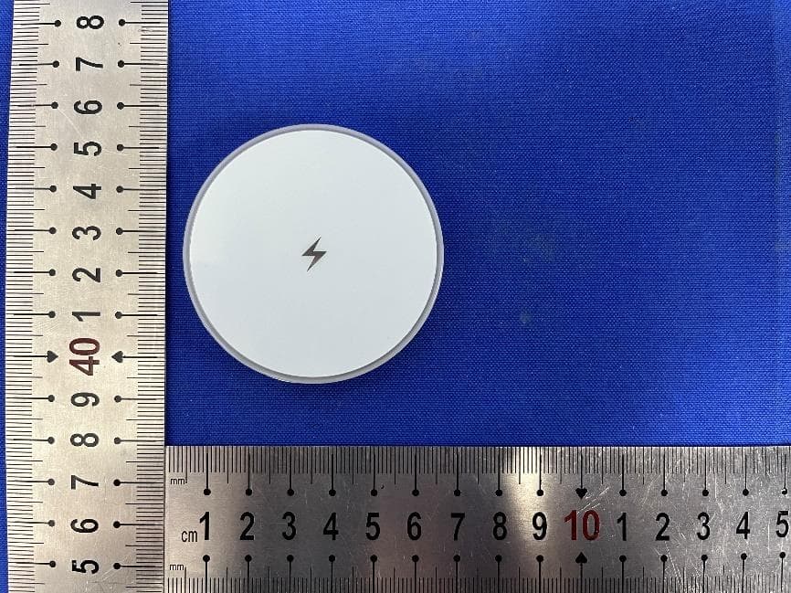 wireless charger - FCC ID 2AZPQ-JLM-J6 - Shenzhen Jing Ling Mao Technology CO.,LTD.