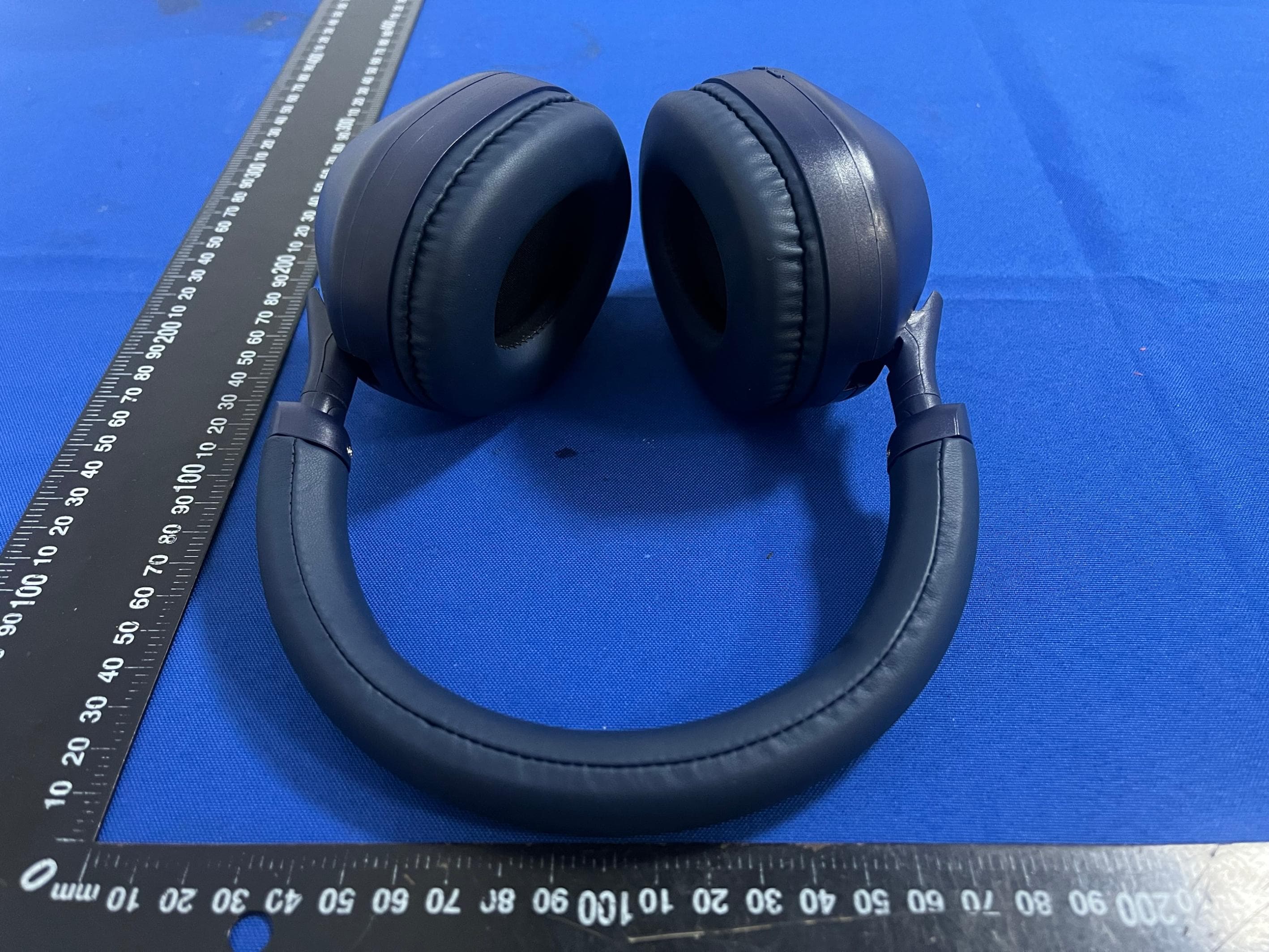 Bluetooth Headphone - FCC ID 2AZSY-SHRP-ANC04 - Dongguan Symsta Electronics Co.,Ltd.
