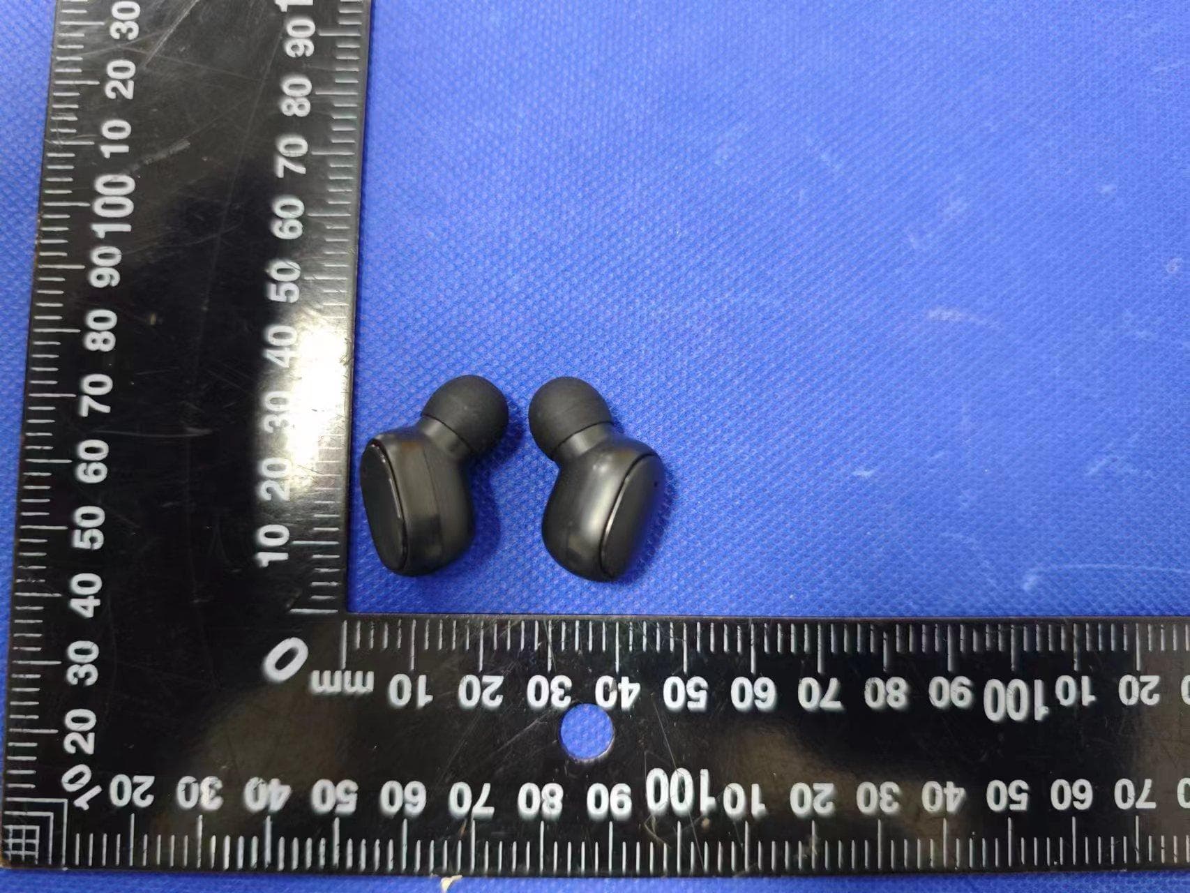 True Wireless Earbuds - FCC ID 2AZSY-SR-BXM - Dongguan Symsta Electronics Co.,Ltd.