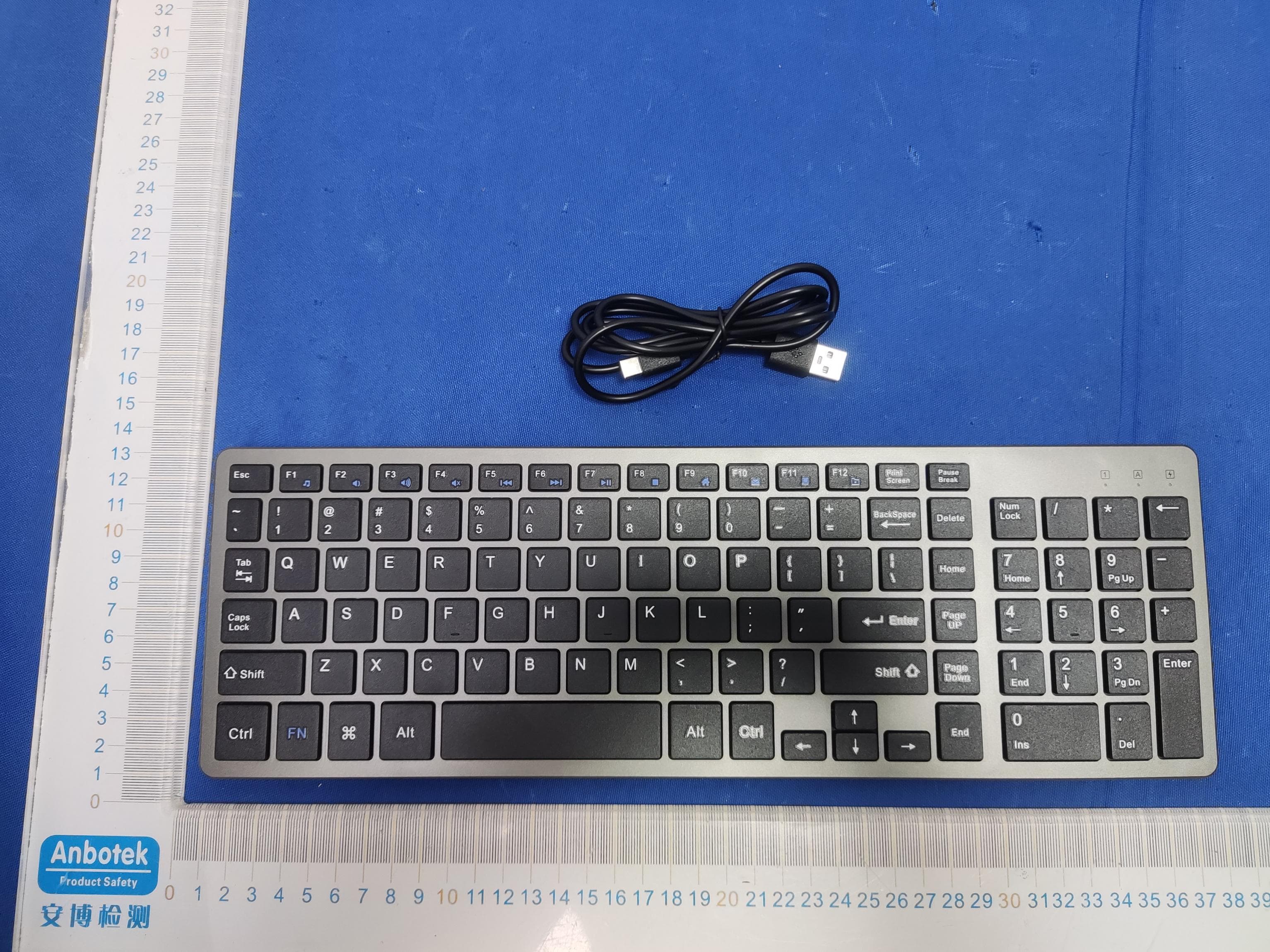 2.4G wireless keyboard - FCC ID 2BA9I-KM202K - Dongguanshi Shunjinrun Dianzikeji Youxiangongsi