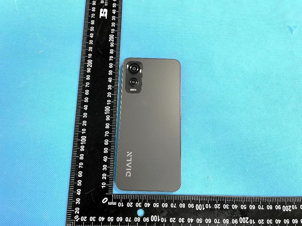 Smart Phone - FCC ID 2BAHU2023022 - DIALN PRODUCTS INC.