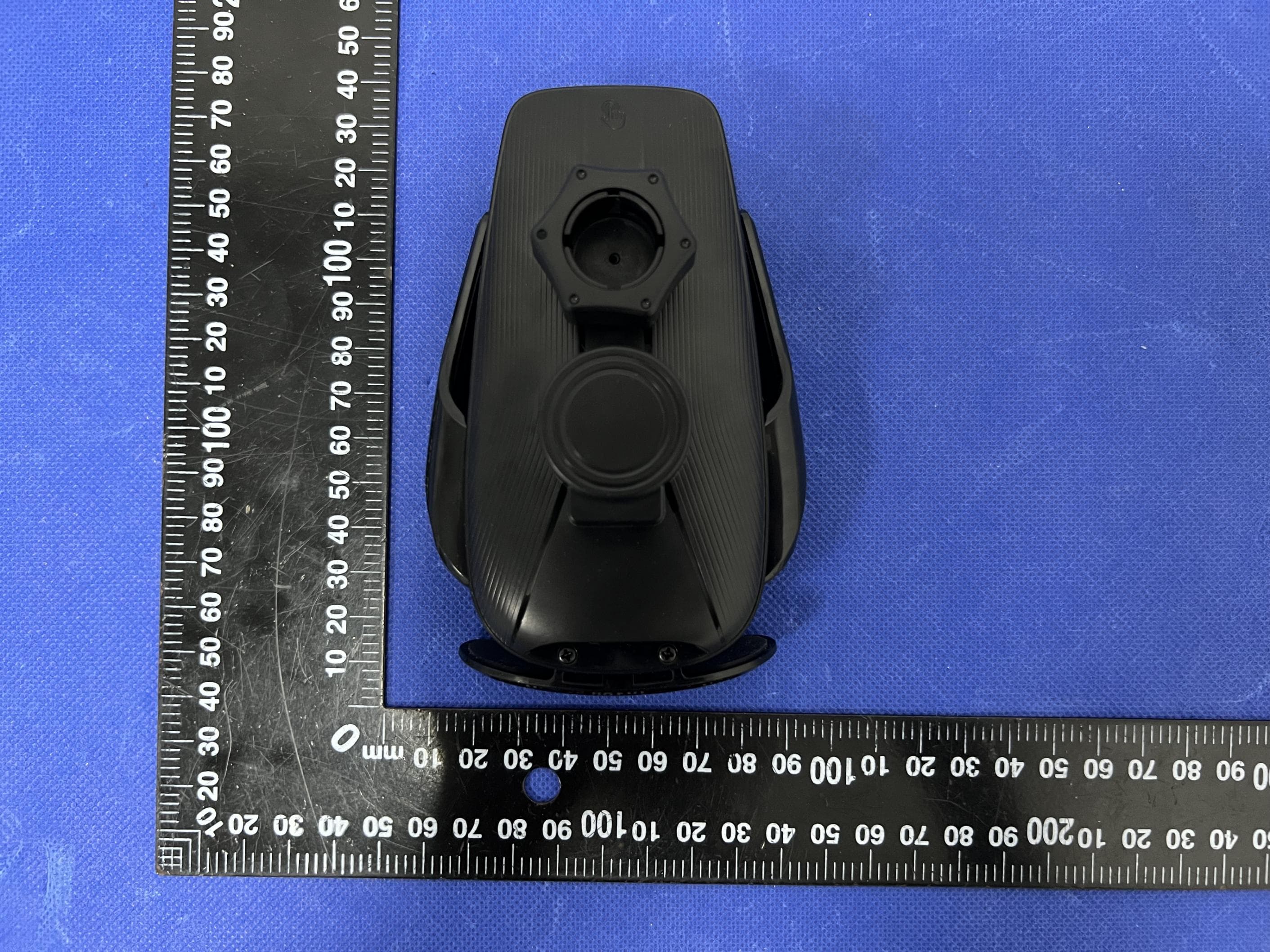 Car wireless charging bracket - FCC ID 2BAKR-Q95 - Guangzhou Mojia Technology Co., Ltd