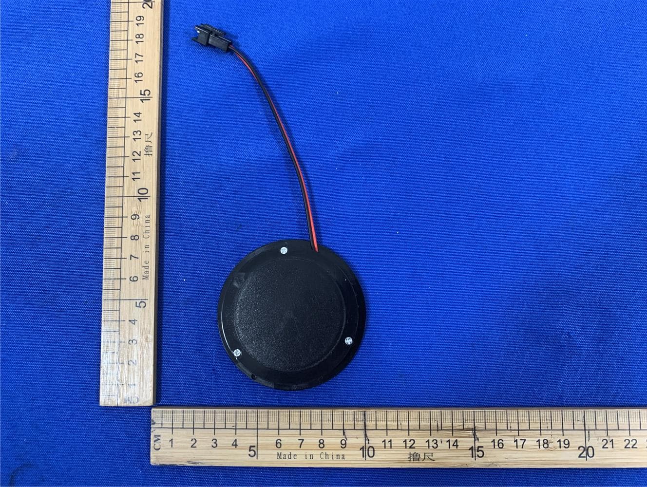 Wireless charger - FCC ID 2BAN4DKWL002 - Dongguan Dongke Intelligent Technology Co., LTD