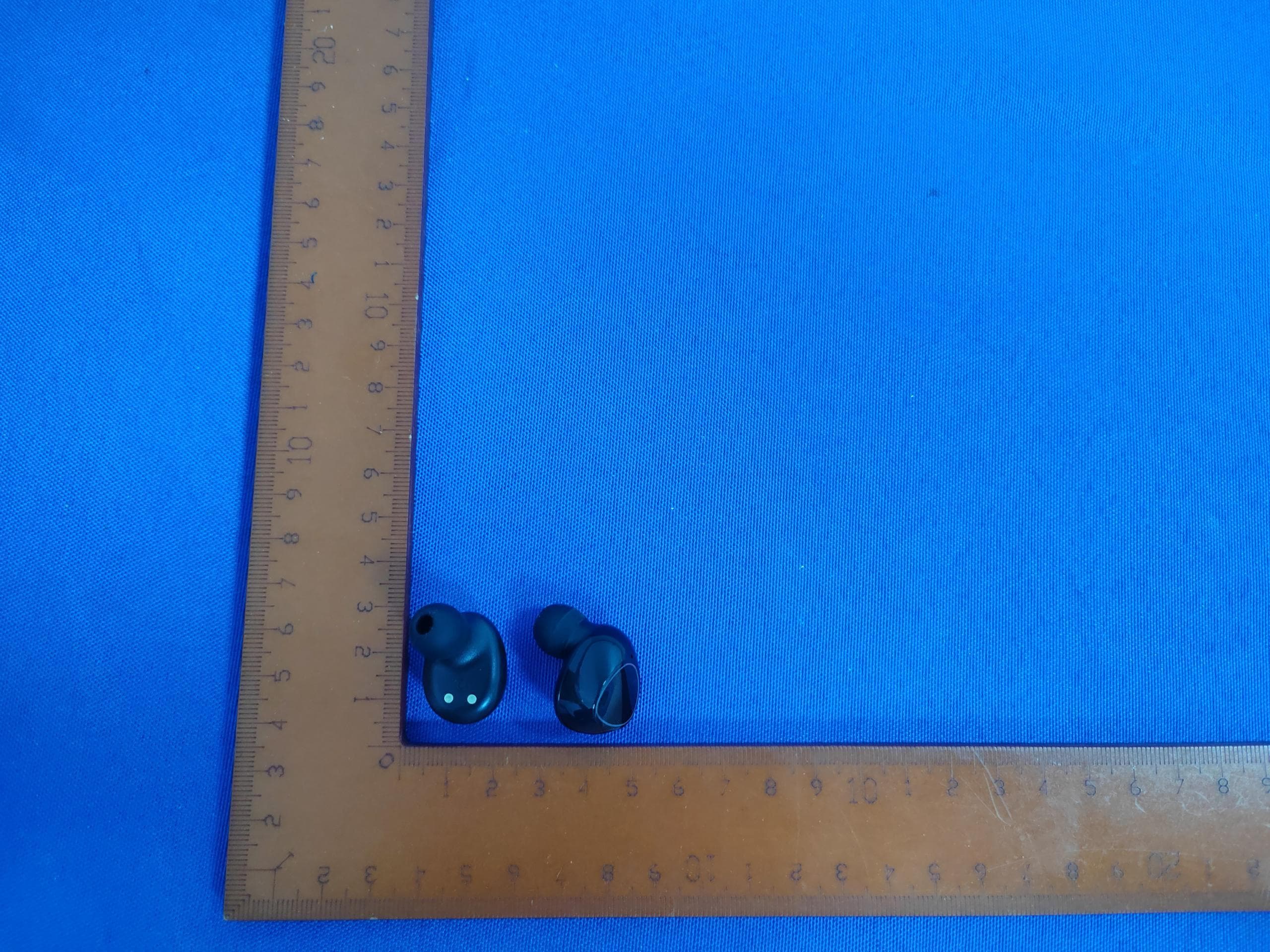 Wireless Earbuds - FCC ID 2BAS9-FS02 - Dongguan fushilin technology company limited