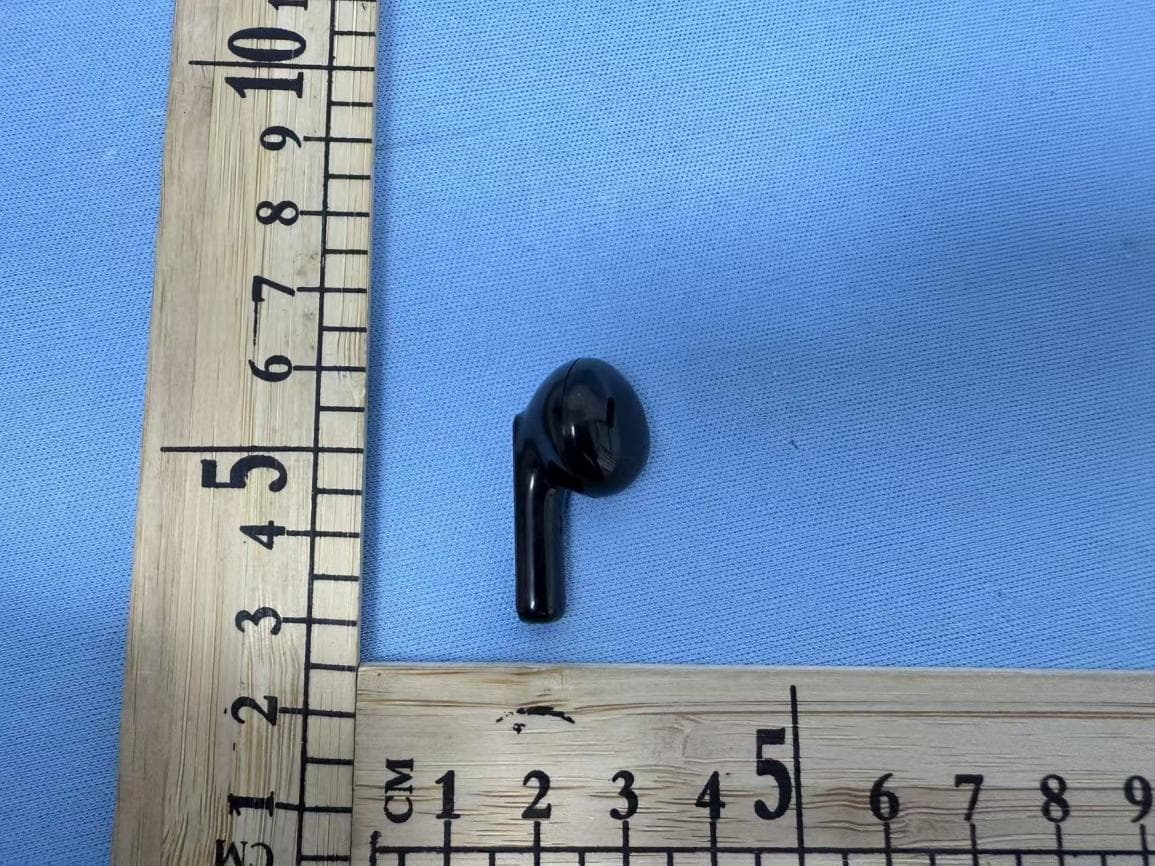 True Wireless Earbuds - FCC ID 2BAXW-3304458 - RUIJIN TREFAN TECHNOLOGY CO.,LTD
