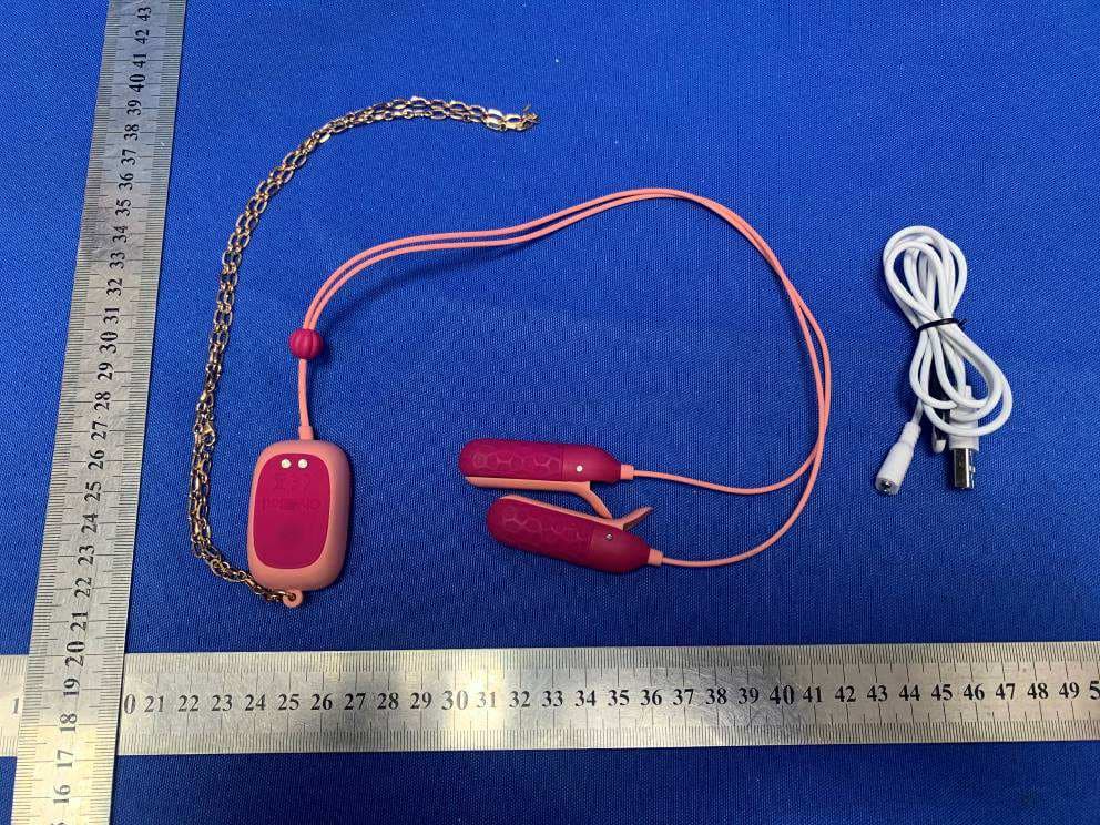Sphinx & Chill nipple clamps - FCC ID 2BAY4OMBSX01 - Suki, LLC dba OhMiBod