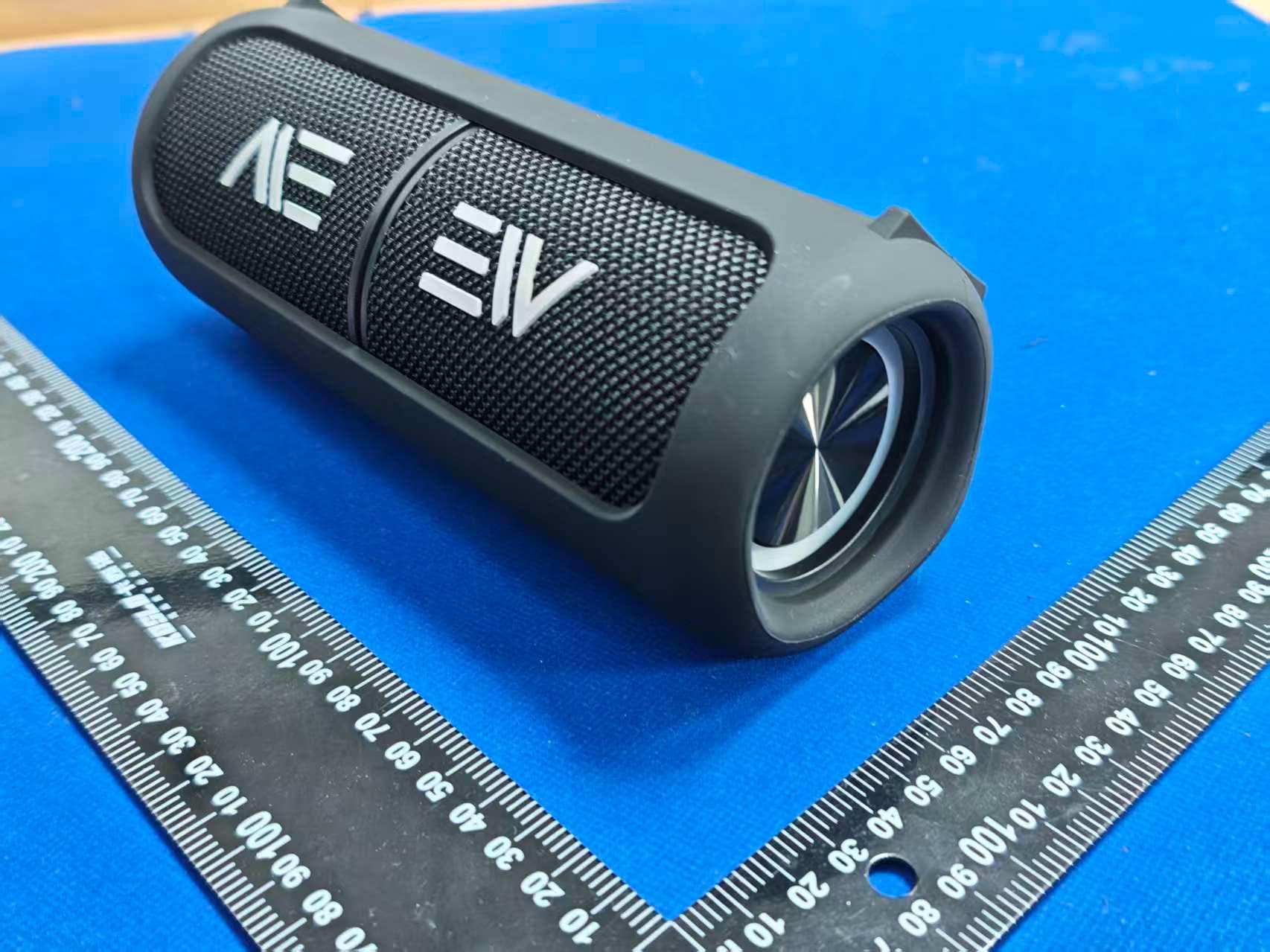 Bluetooth Speaker - FCC ID 2BB37-ELLCDB-001 - Electronic World LLC.