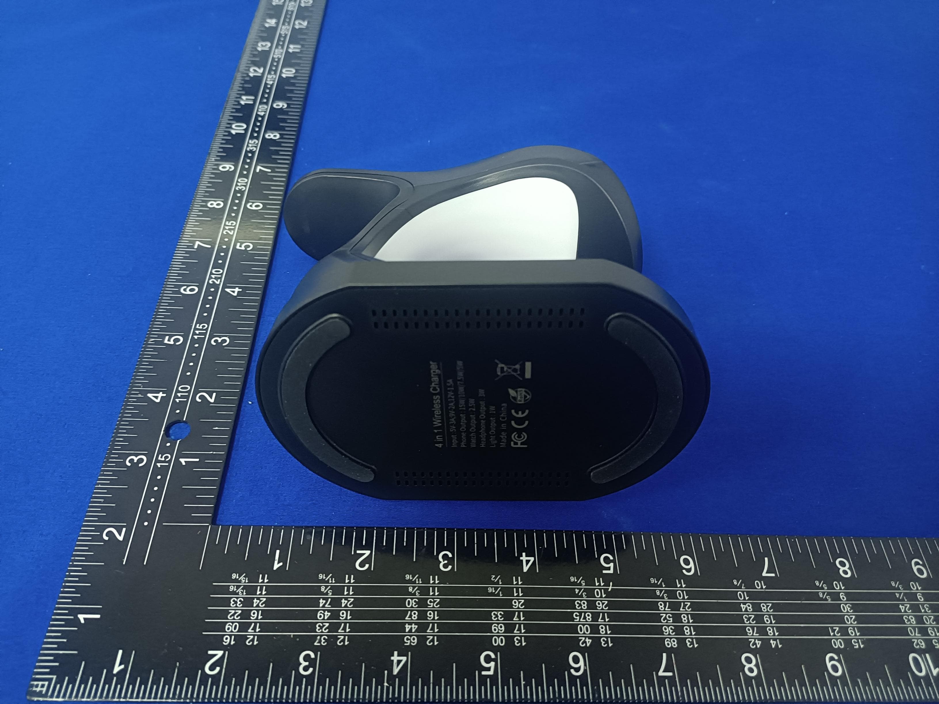 4 in 1 Magnetic Wireless Charger - FCC ID 2BBFI-Y008 - Shenzhen yuxuan wireless technology co., ltd