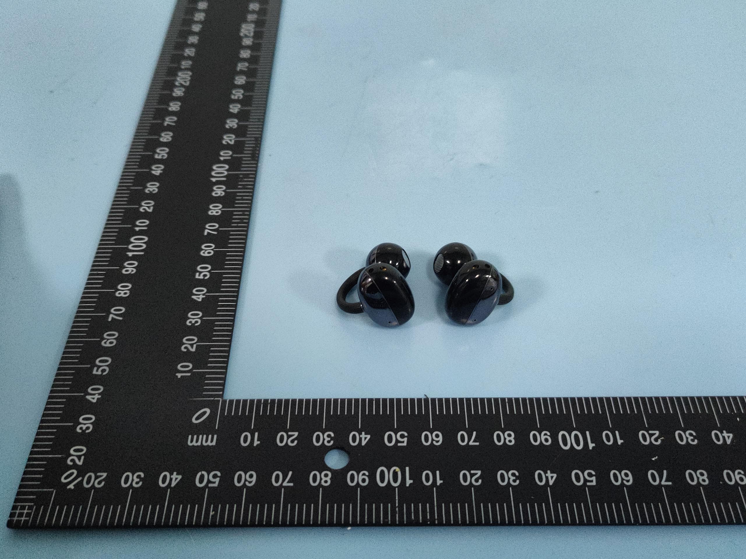 Bluetooth earphones - FCC ID 2BBFL-Q11 - Shenzhen SaiFeng Electronic Technology Co., Ltd