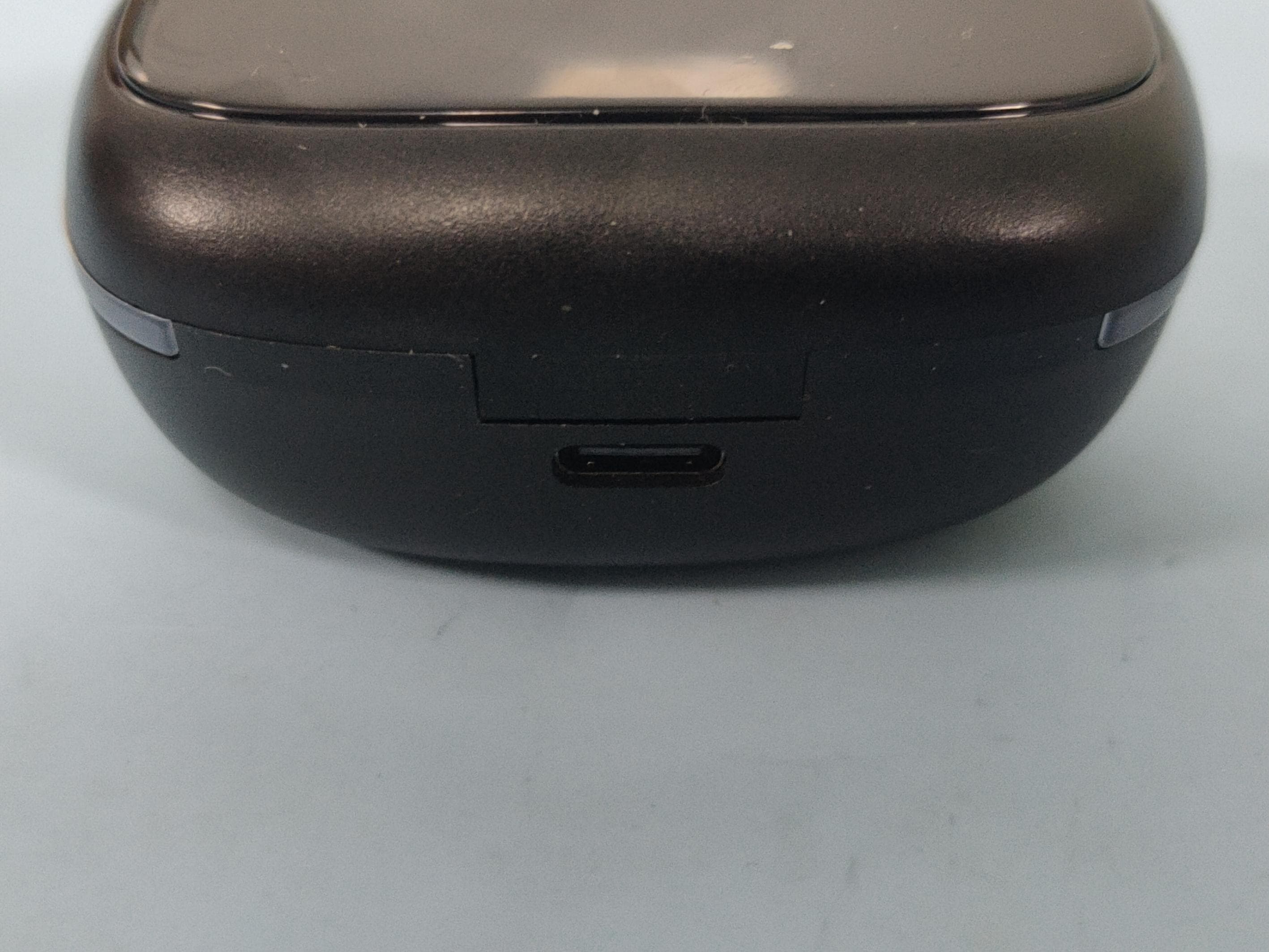 Bluetooth headset - FCC ID 2BBFL-Y02 - Shenzhen SaiFeng Electronic Technology Co., Ltd